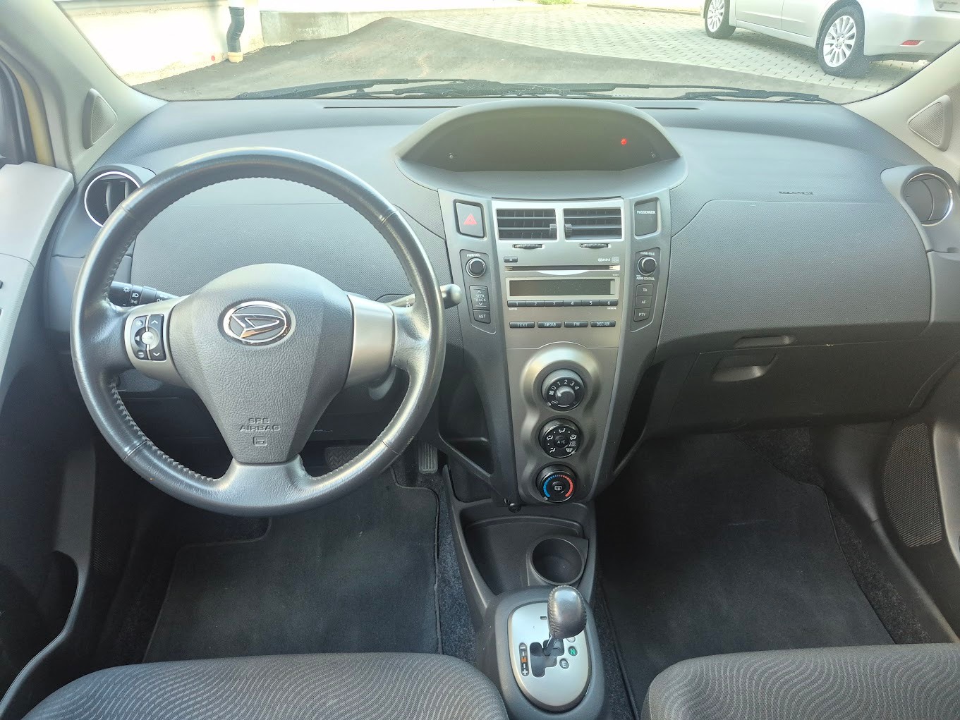 DAIHATSU Charade 1.3 16V Multimode-image-9