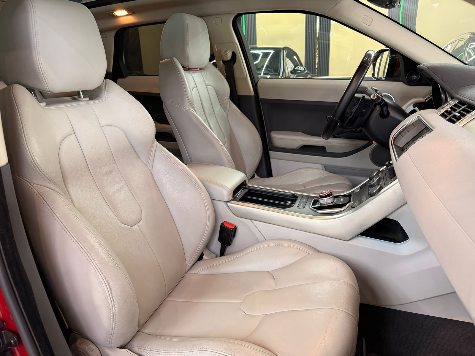 LAND ROVER Range Rover Evoque 2.2 TD4 Pure AT6-image-11