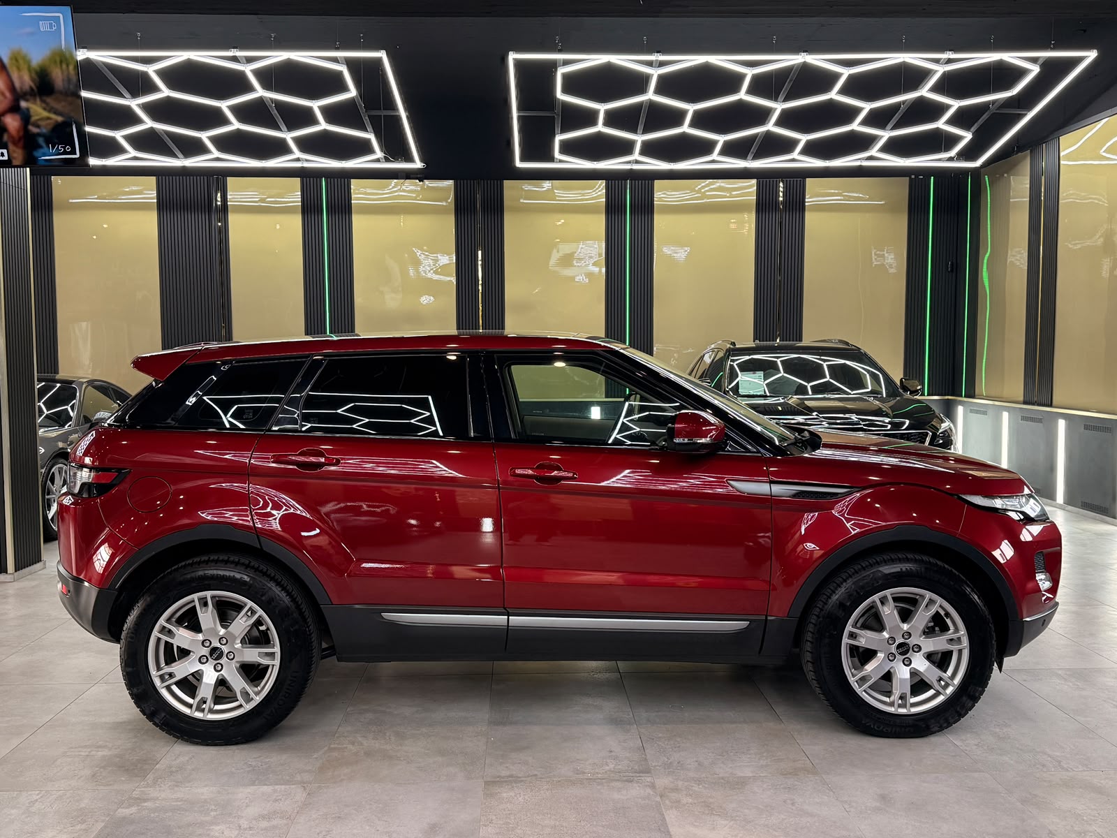 LAND ROVER Range Rover Evoque 2.2 TD4 Pure AT6-showroom-element-3