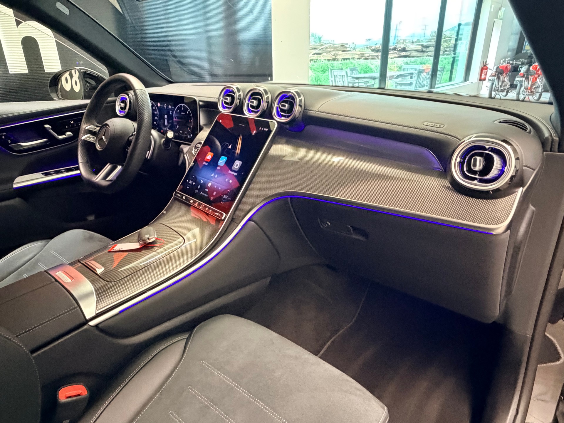 MERCEDES-BENZ GLC 300 d 4Matic 9G-Tronic-image-17