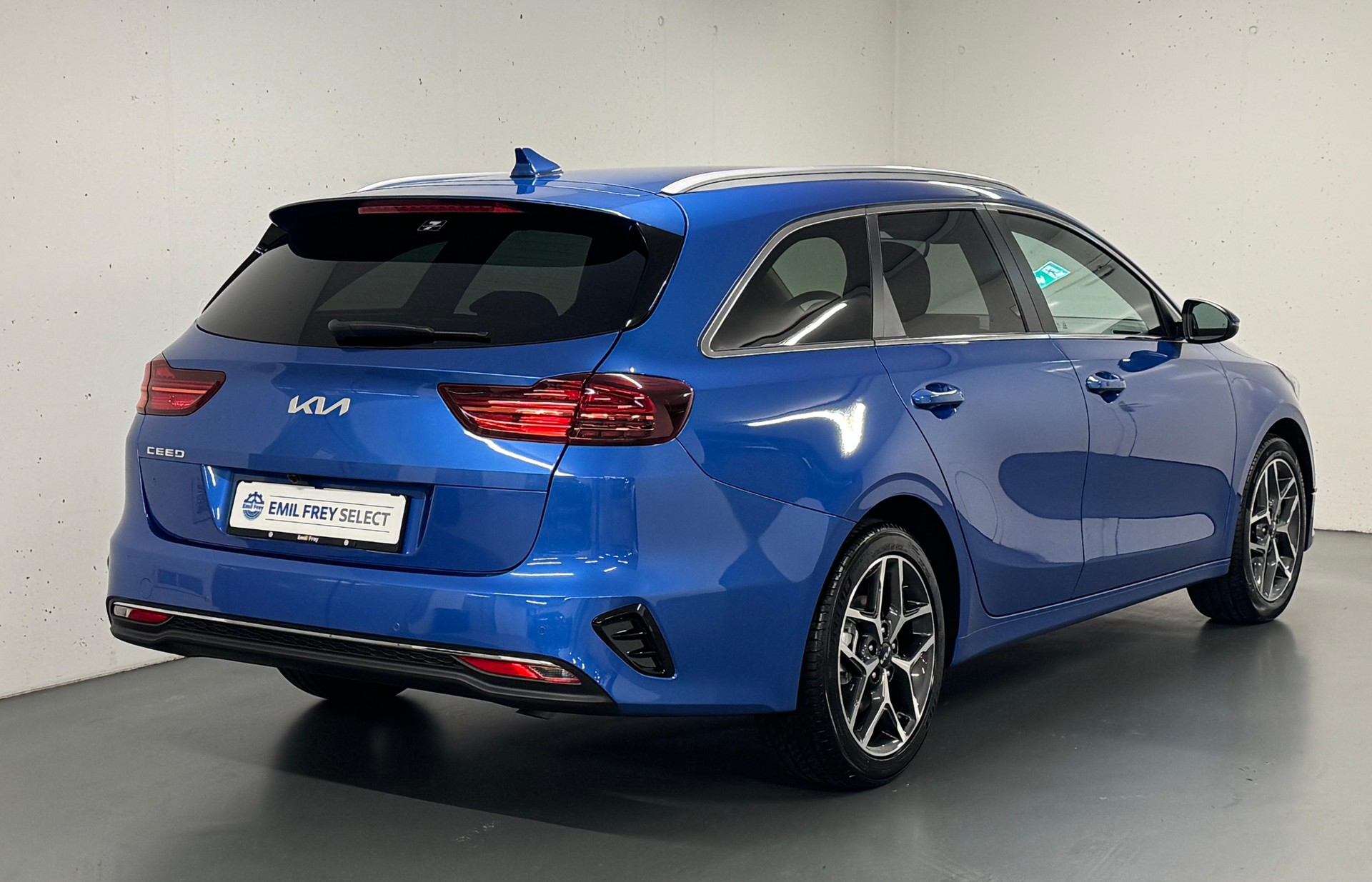 KIA Ceed SW 1.5 T-GDi MHEV Power 1,99% Leasing-image-12