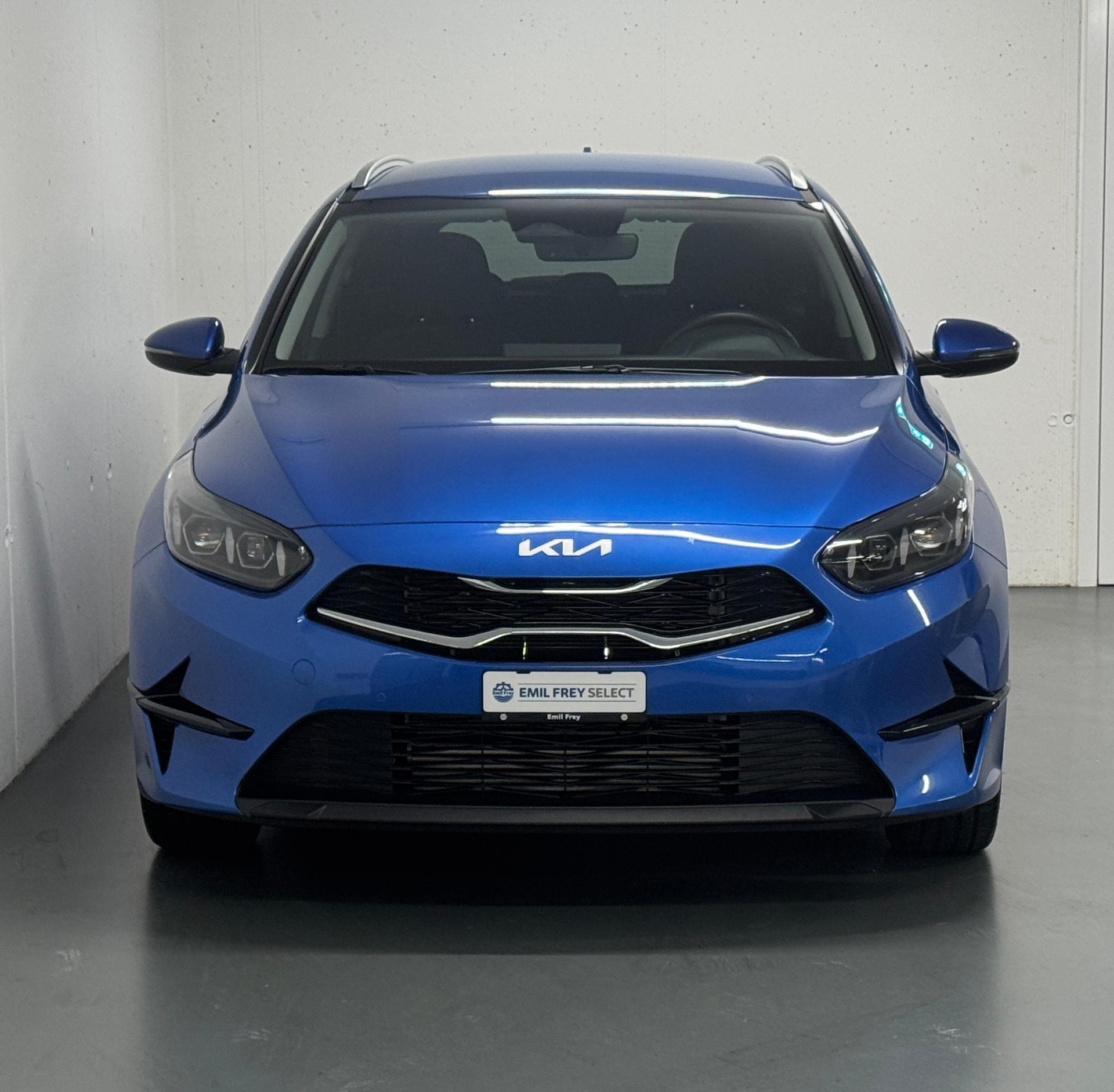 KIA Ceed SW 1.5 T-GDi MHEV Power 1,99% Leasing-showroom-element-3