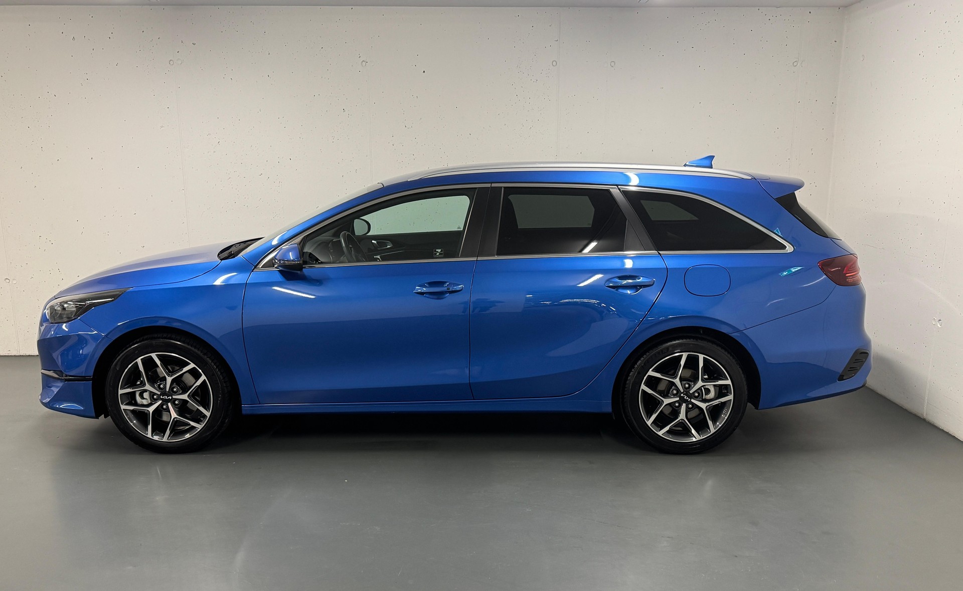 KIA Ceed SW 1.5 T-GDi MHEV Power 1,99% Leasing-image-5