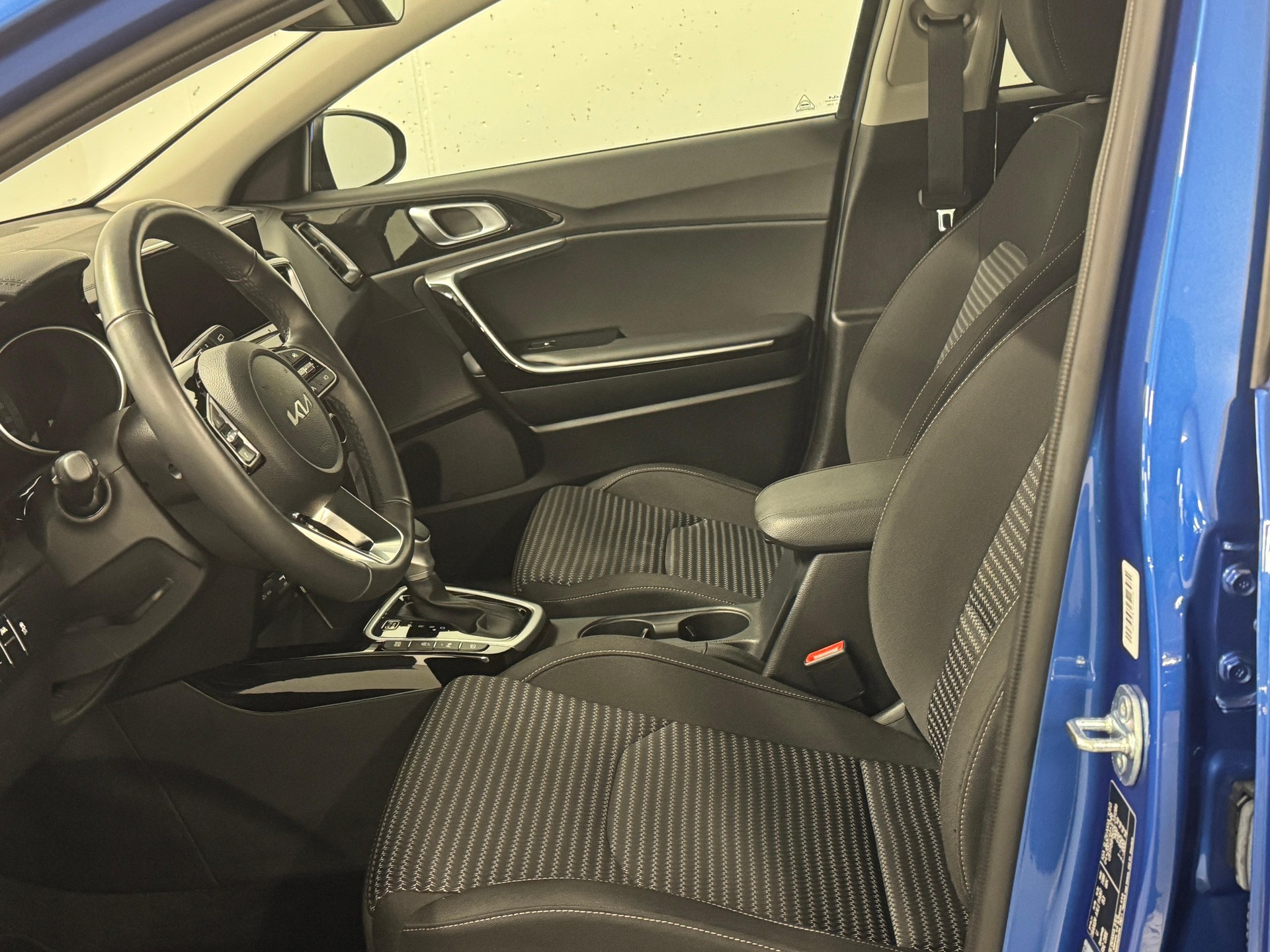 KIA Ceed SW 1.5 T-GDi MHEV Power 1,99% Leasing-image-4