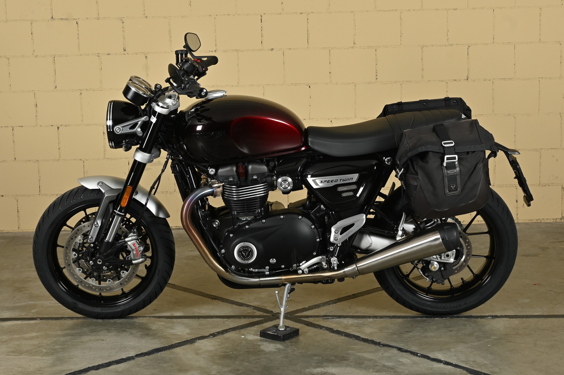 TRIUMPH Speed Twin 1200-image-3