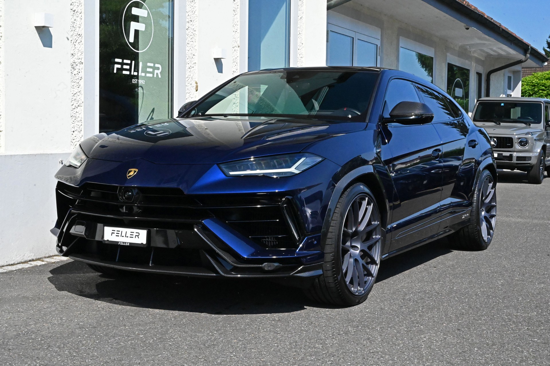 LAMBORGHINI Urus Performante-showroom-element-1