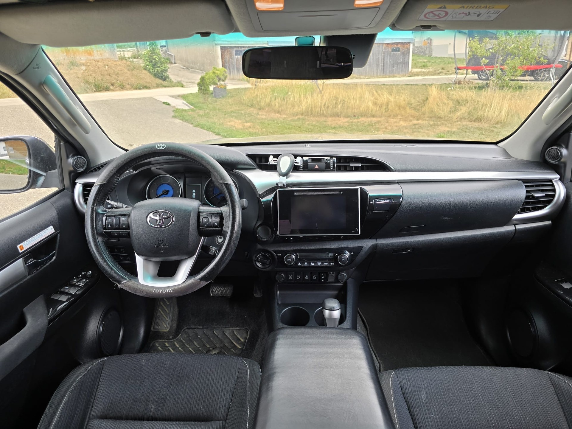TOYOTA HI-LUX-image-3