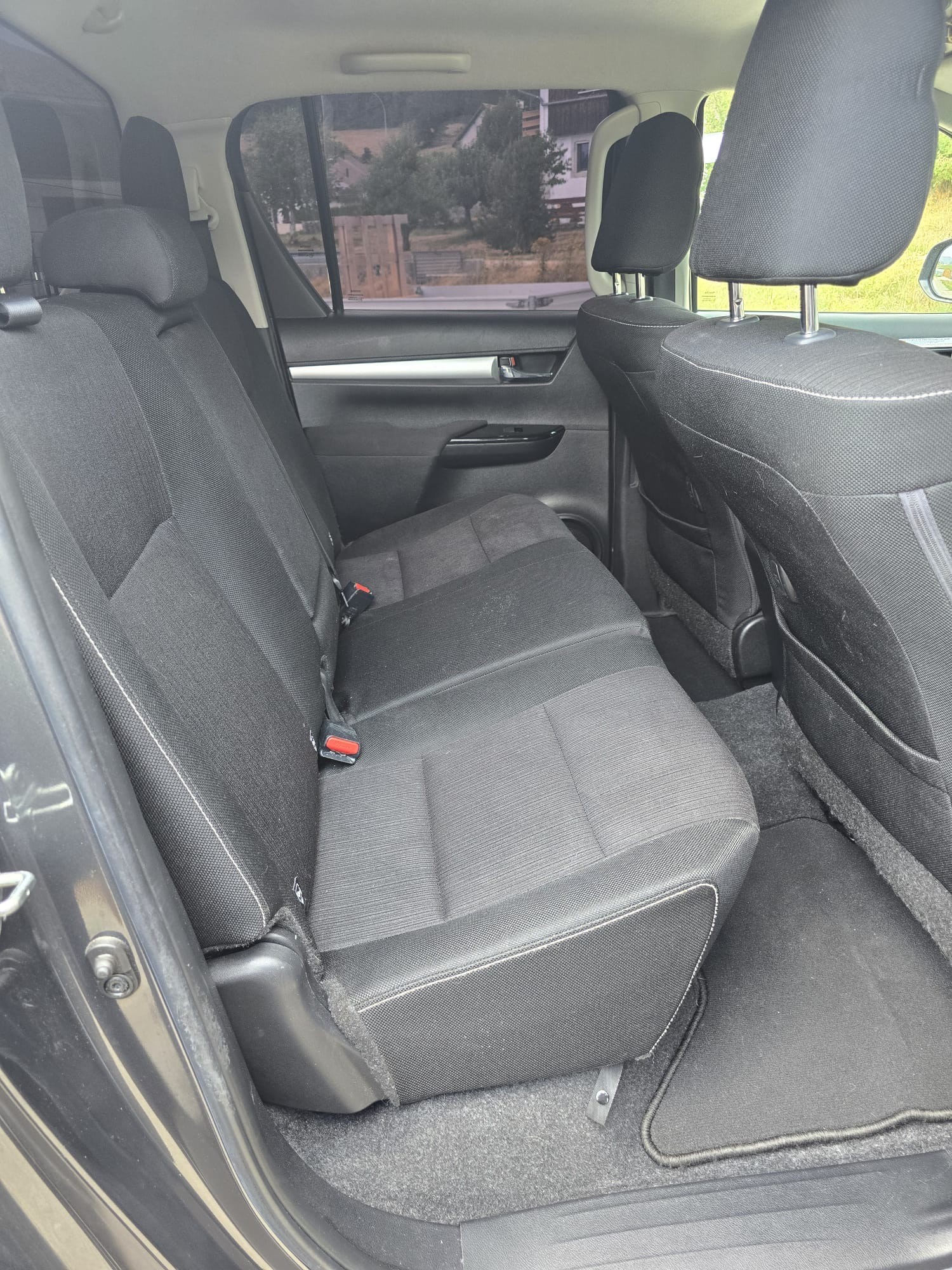 TOYOTA HI-LUX-image-4