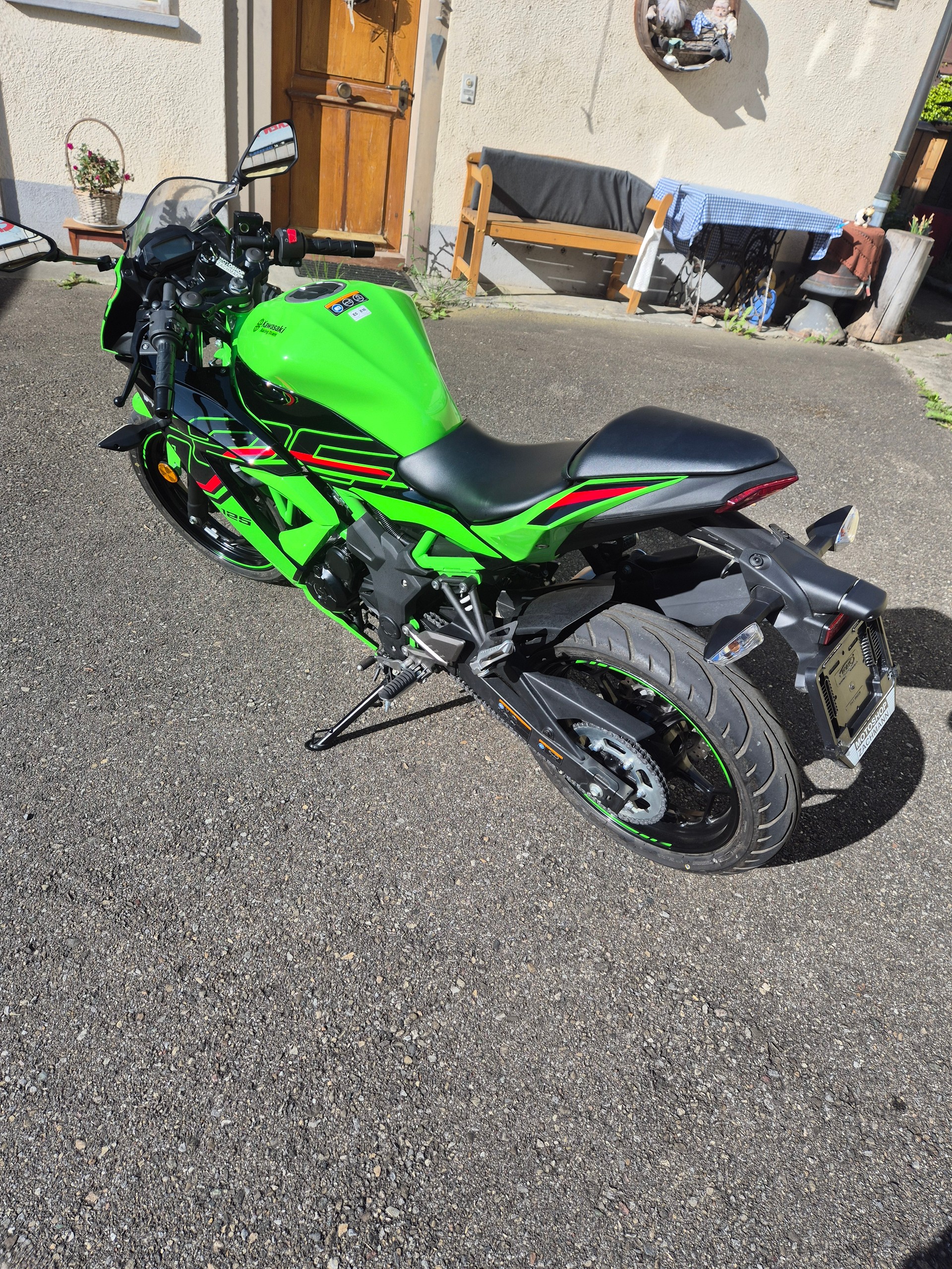 KAWASAKI Ninja 125-image-2