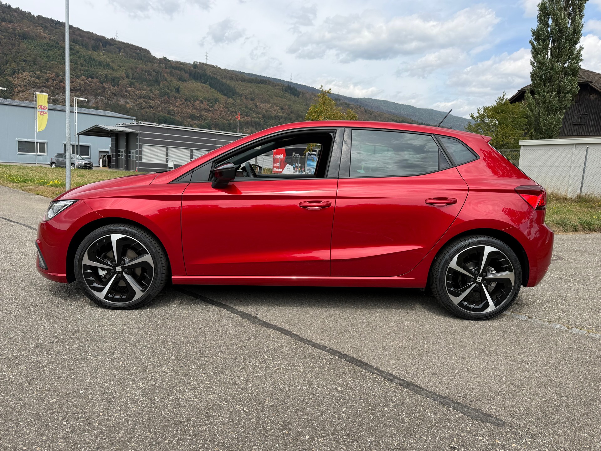 SEAT CH WAGEN !! IBIZA 1.5 "FR SPORT MIT 150 PS" TSI FR DSG-AUTOMAT. KM 5`700 KM. CH WAGEN "AMAG CH" VOLL OPTIONEN.-showroom-element-3