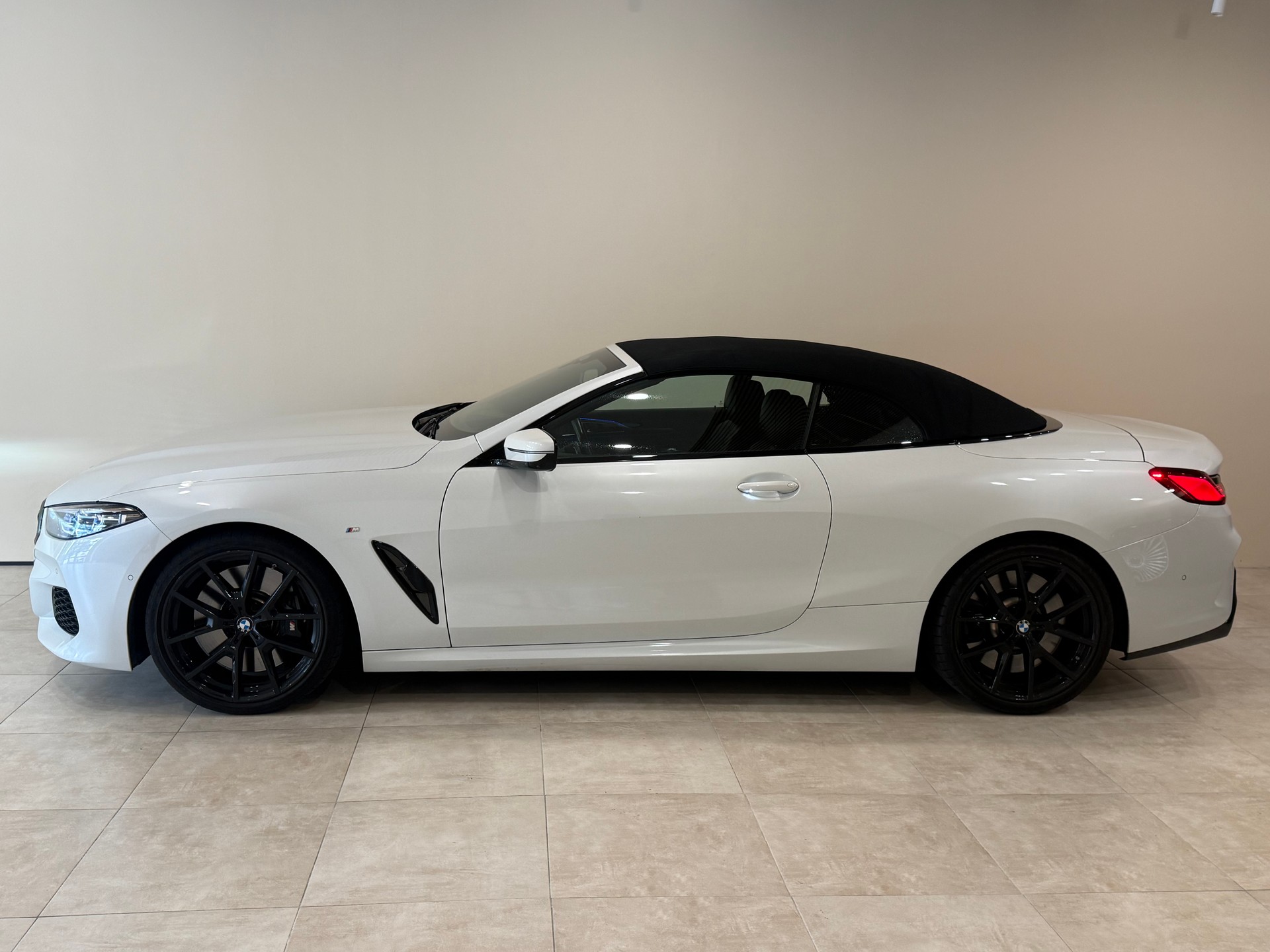 BMW 840i xDrive M Sport Steptronic-image-3