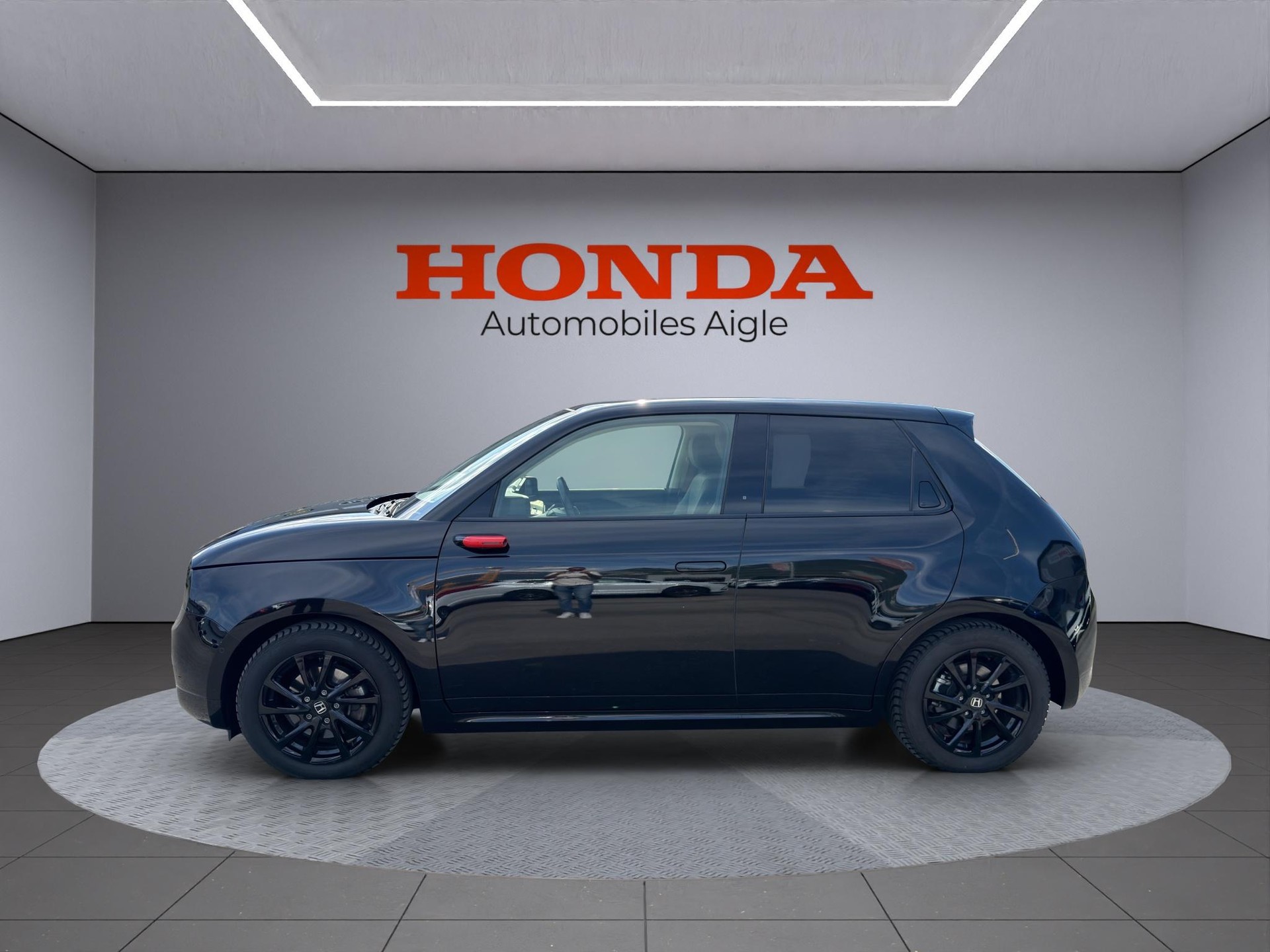 HONDA e electric Advance-showroom-element-1