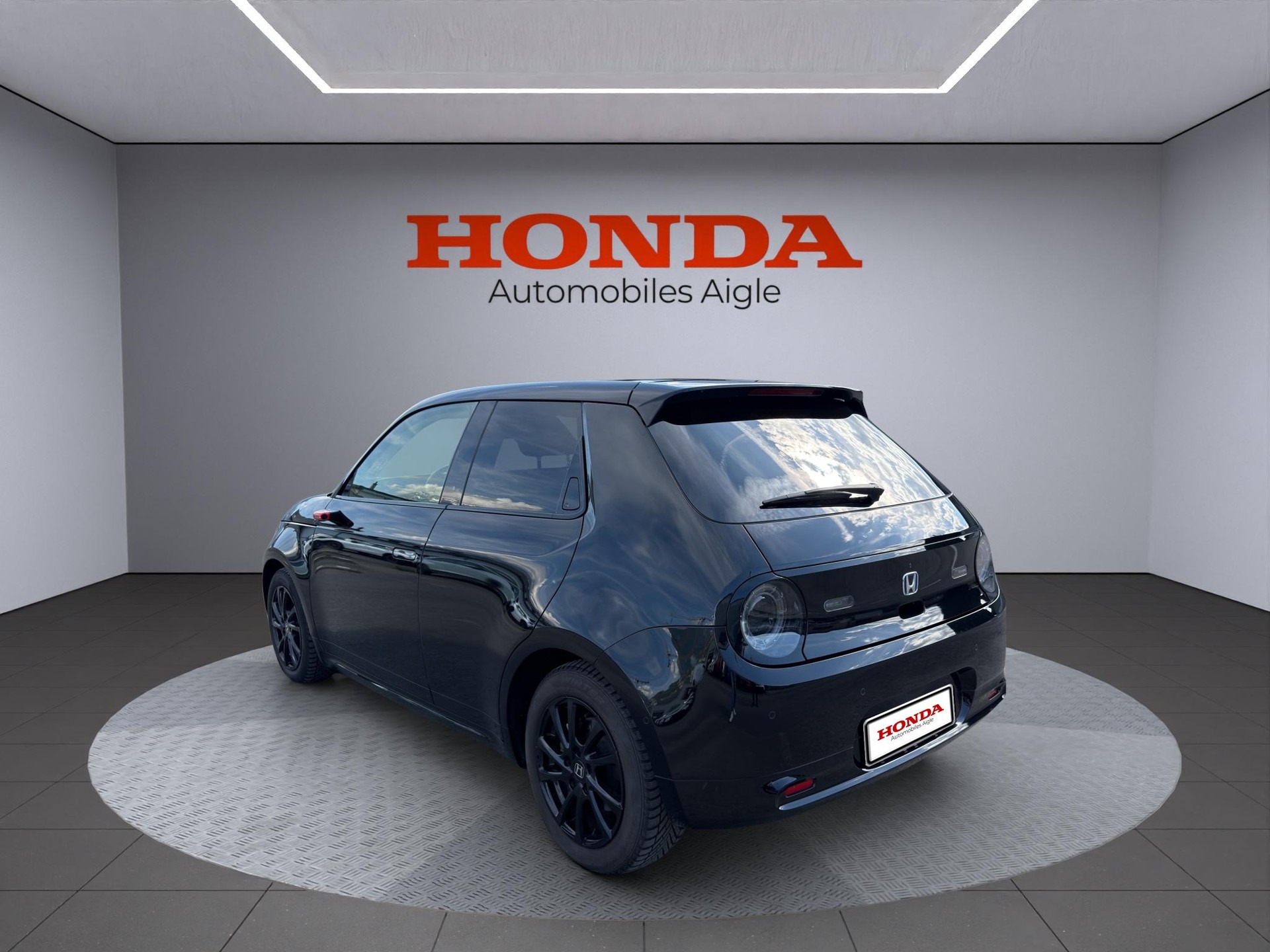 HONDA e electric Advance-showroom-element-2