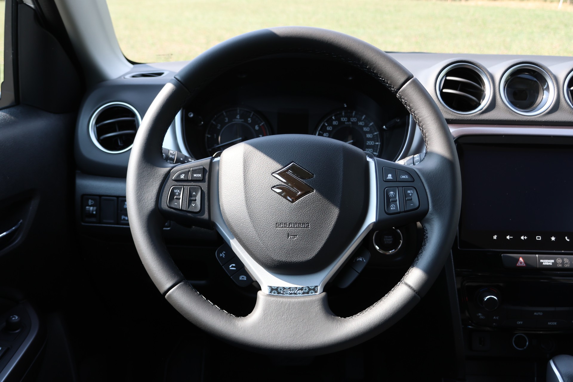 SUZUKI Vitara 1.4T Piz Sulai 4x4 Hybrid Automatic-image-5