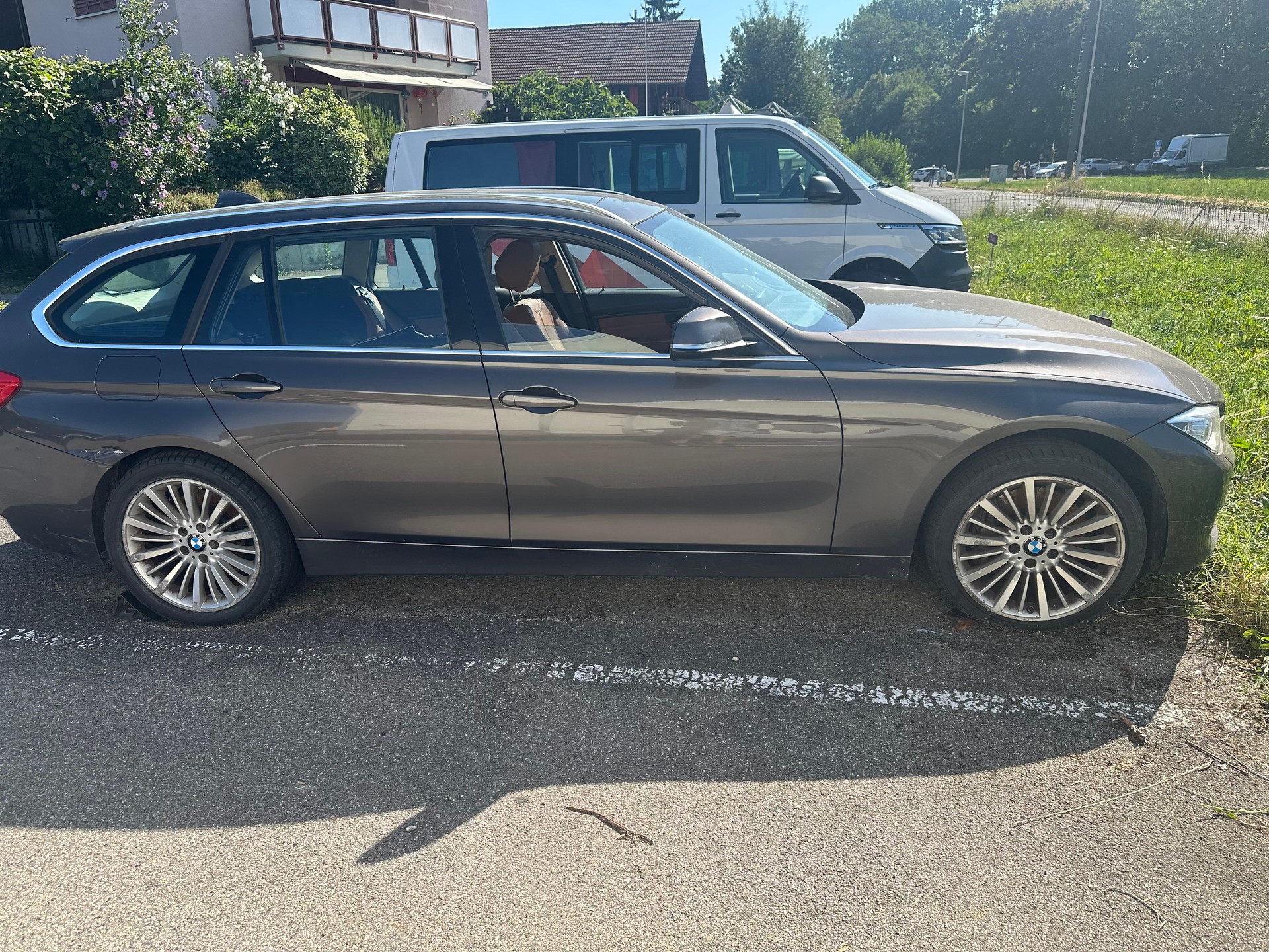 BMW 335d xDrive Touring Steptronic-image-2