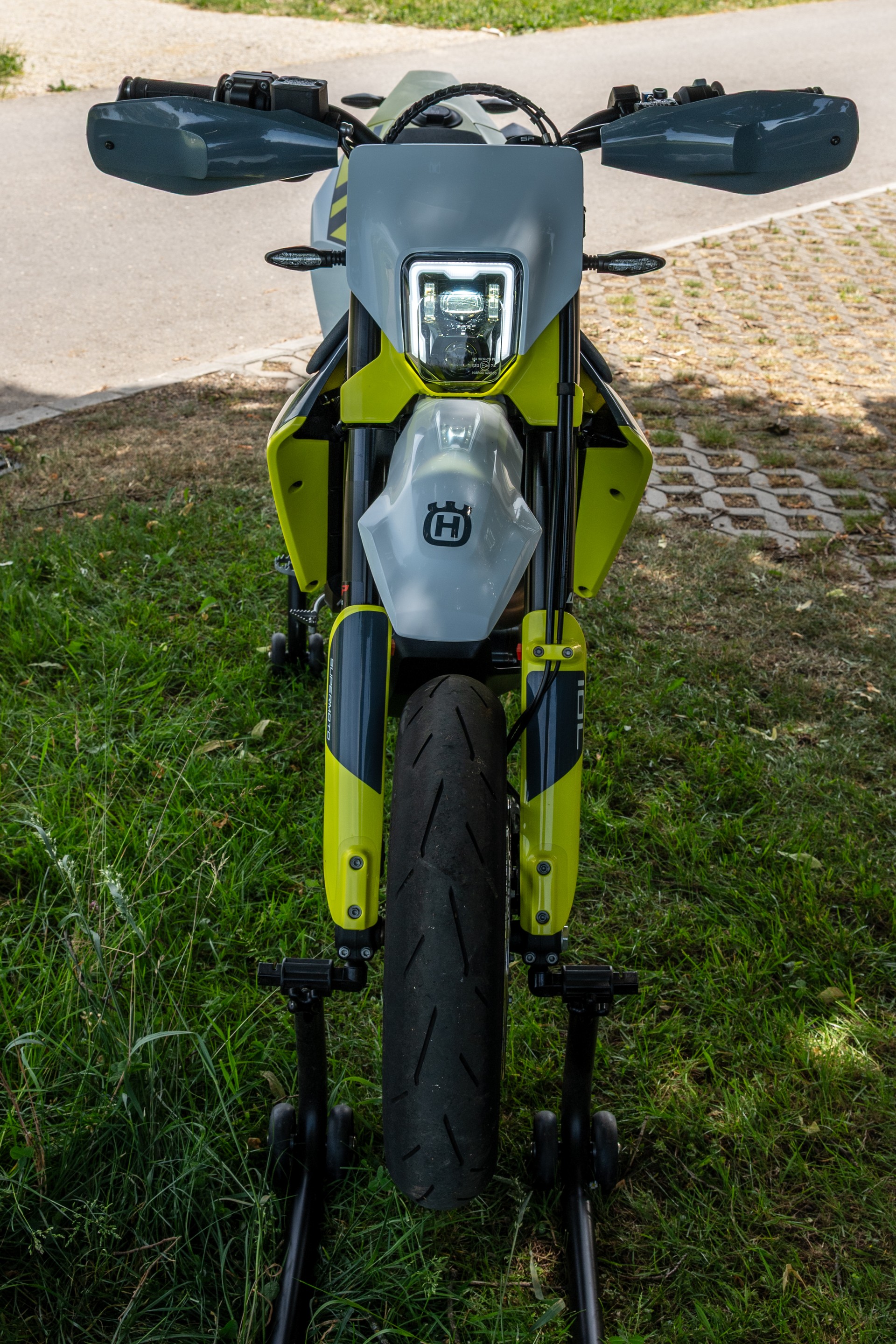 HUSQVARNA 701 Supermoto-image-4