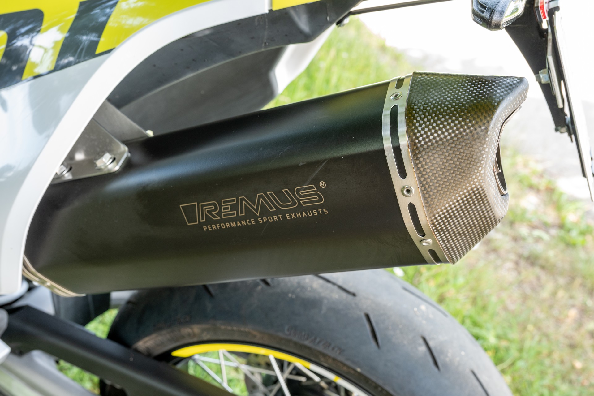 HUSQVARNA 701 Supermoto-image-12