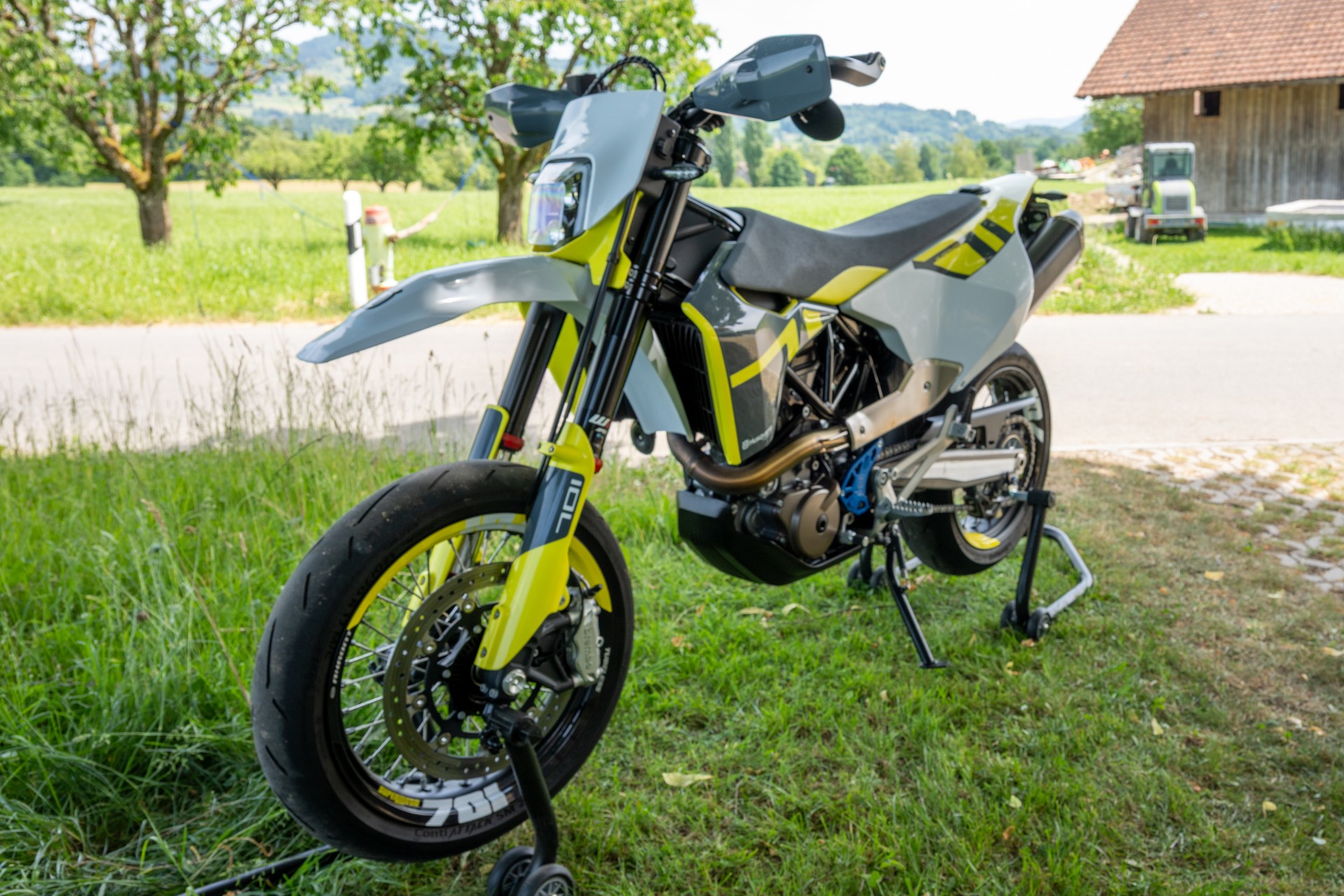 HUSQVARNA 701 Supermoto-image-3