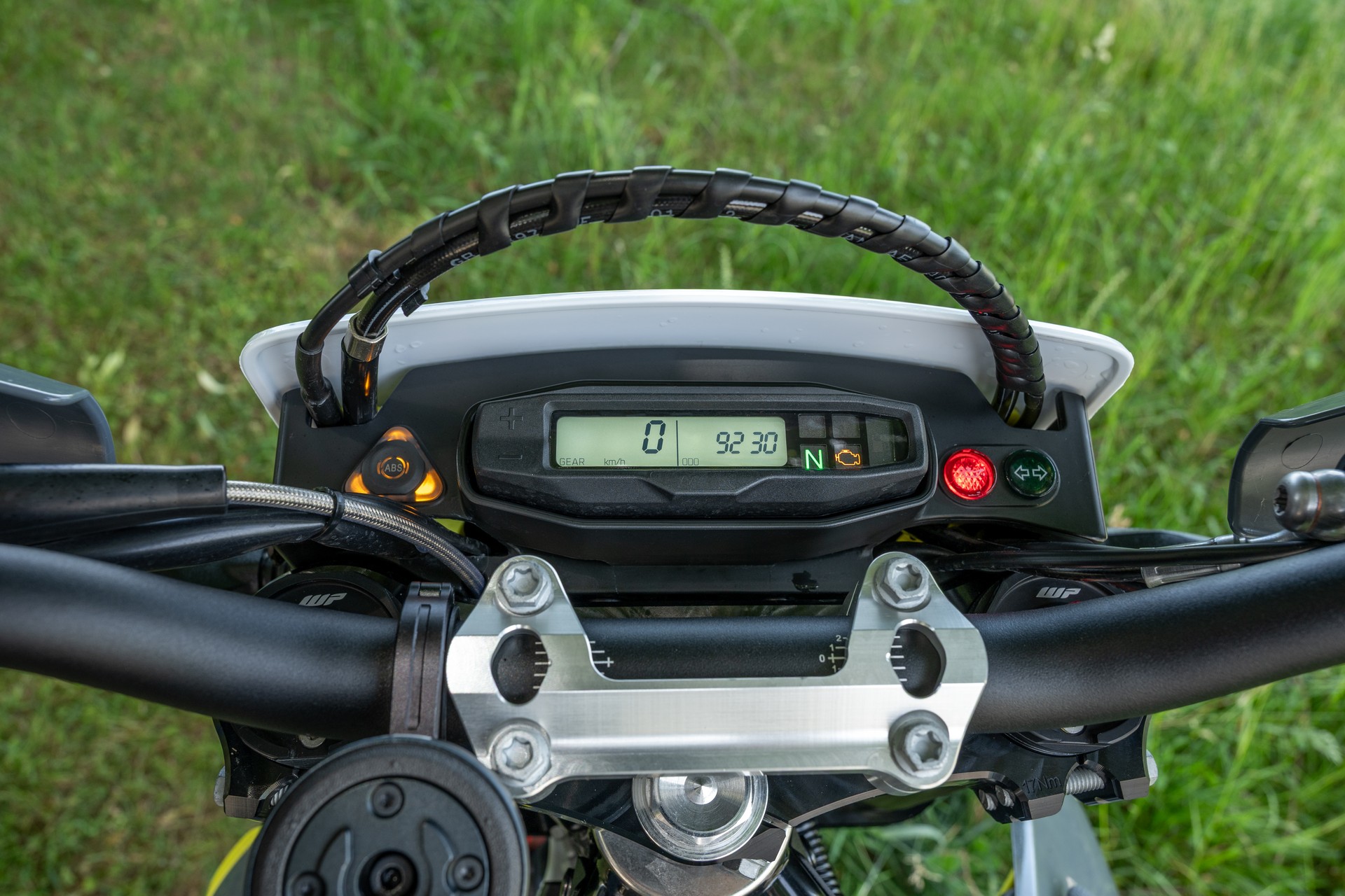 HUSQVARNA 701 Supermoto-image-11