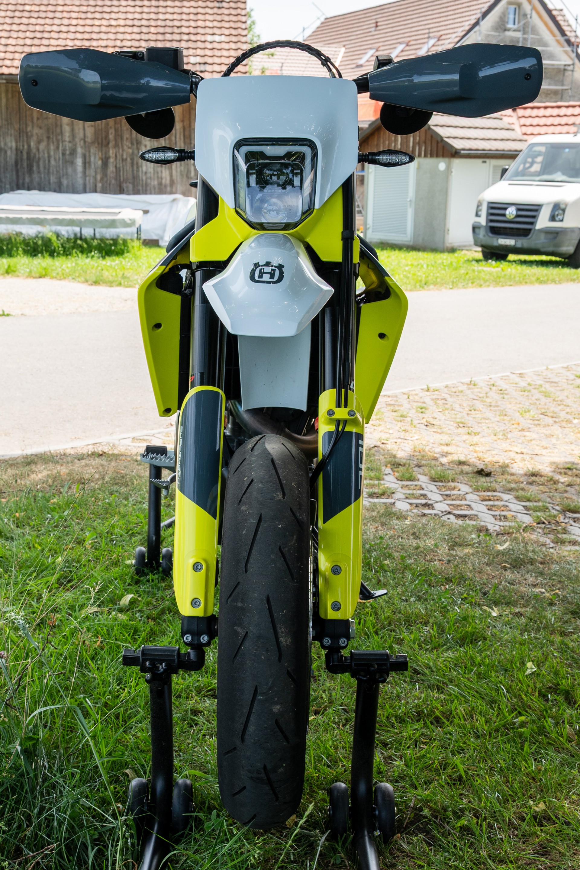 HUSQVARNA 701 Supermoto-image-9