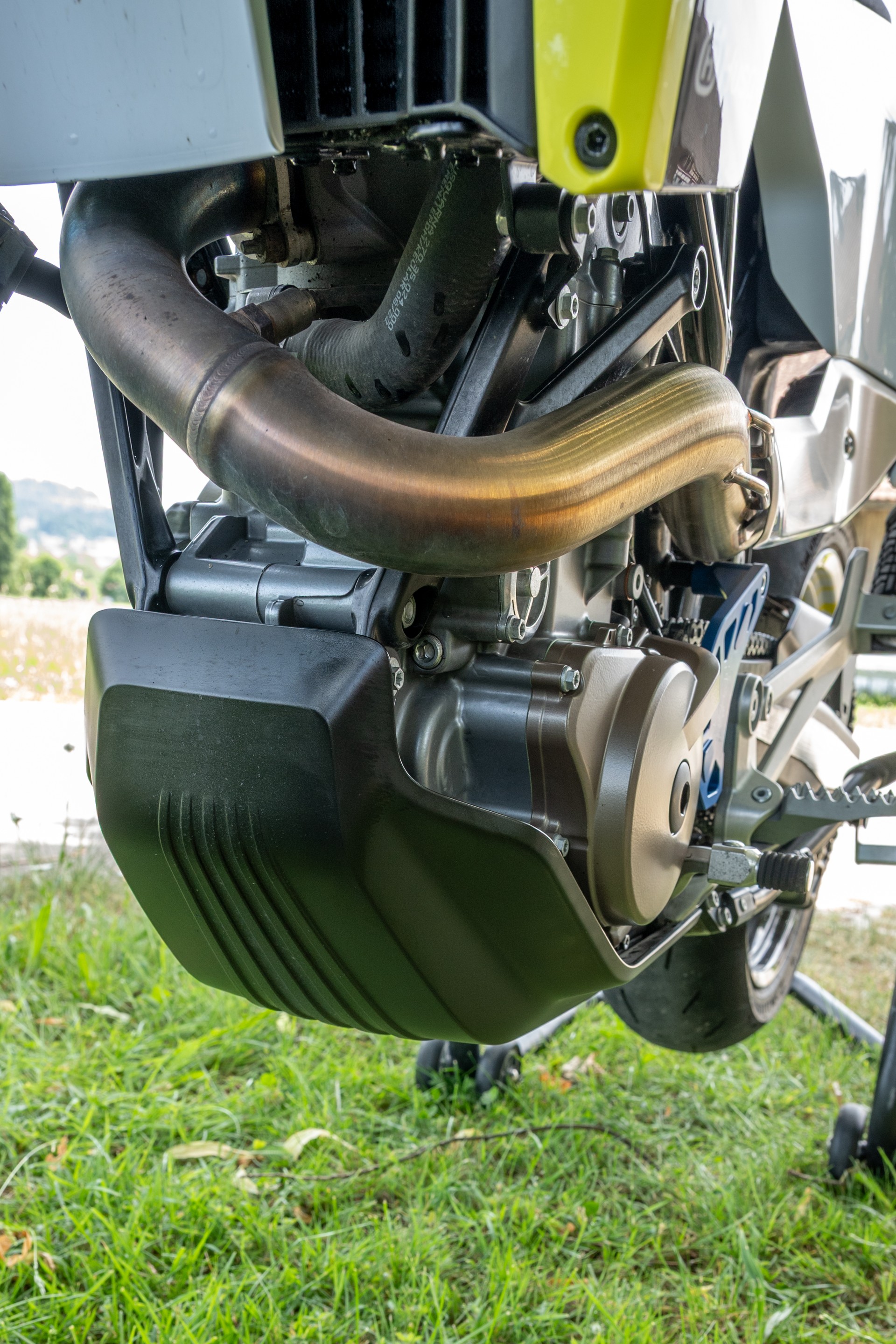 HUSQVARNA 701 Supermoto-image-13