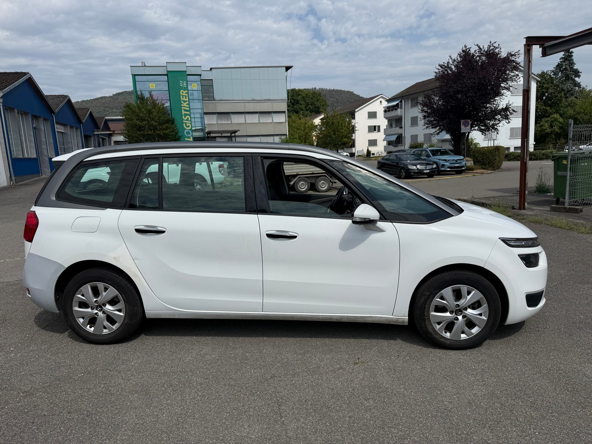 CITROEN Grand C4 Picasso 1.6 e-HDi Attraction EGS6-image-3