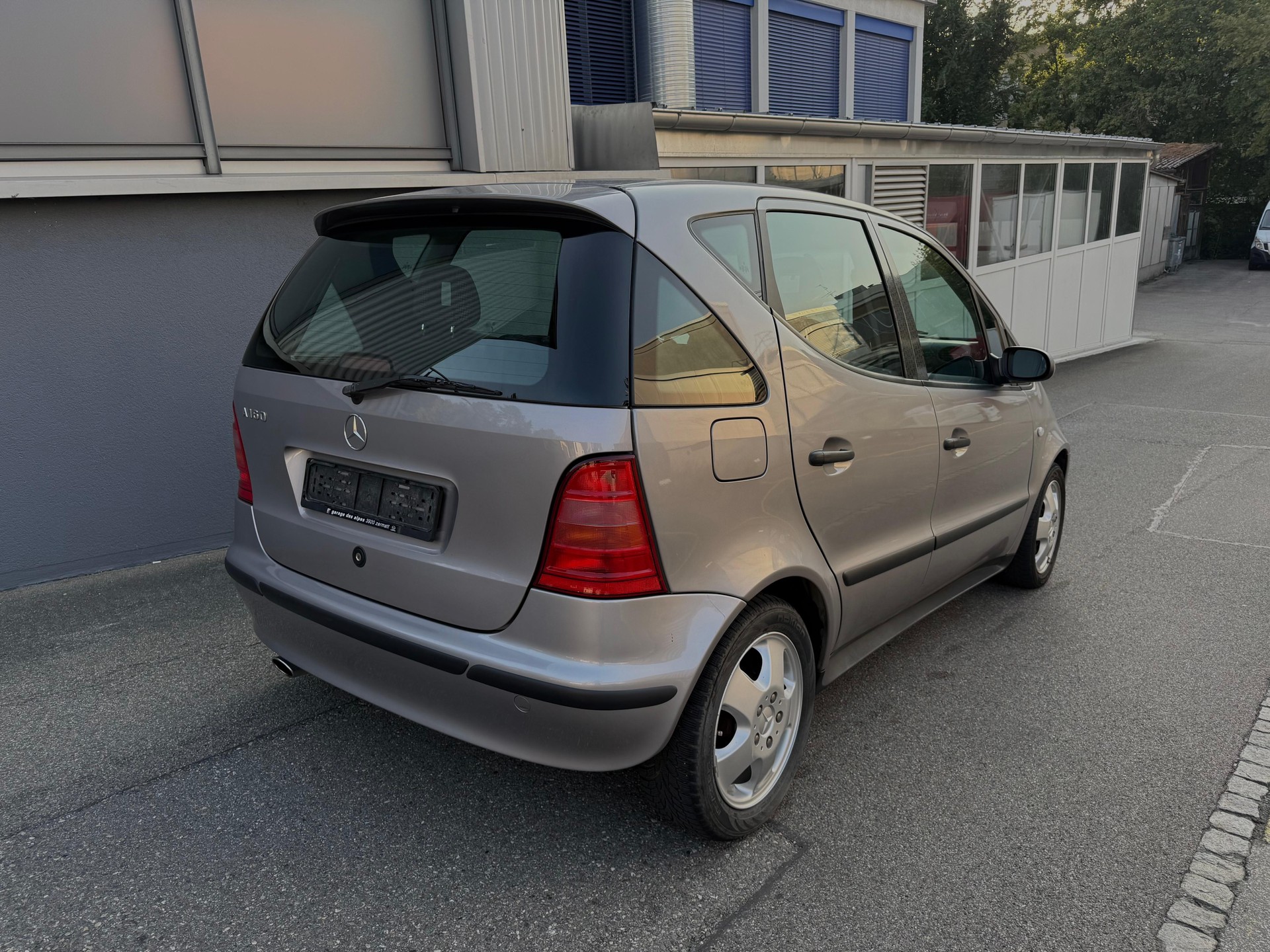 MERCEDES-BENZ A 160 Avantgarde-showroom-element-2
