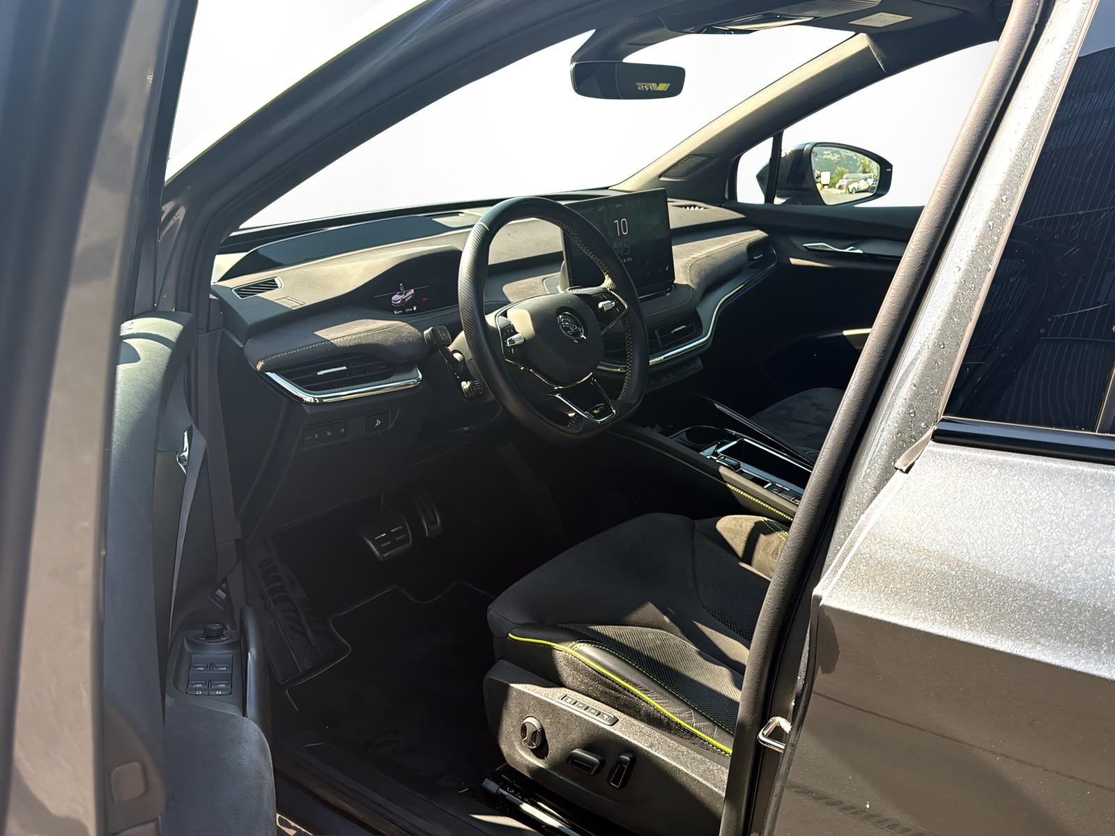 SKODA Enyaq Coupé iV RS 4x4-image-7