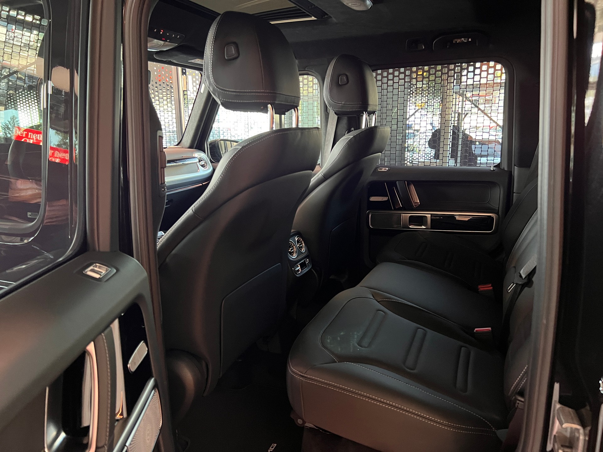 MERCEDES-BENZ G 450d 9G-Tronic-image-8