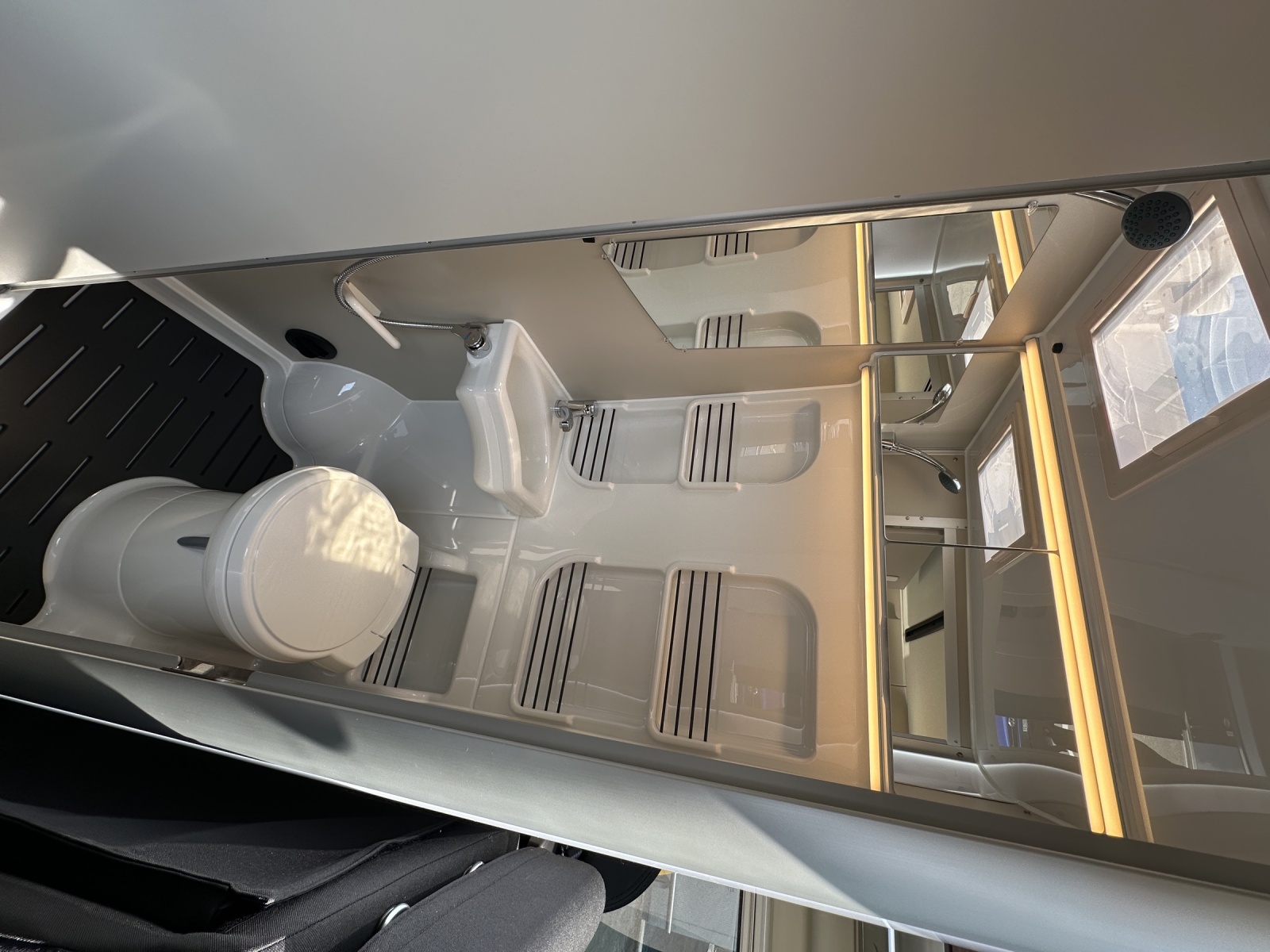 WESTFALIA Sven Hedin Premium MY 26 2.0 Bi-TDI 8G-image-16