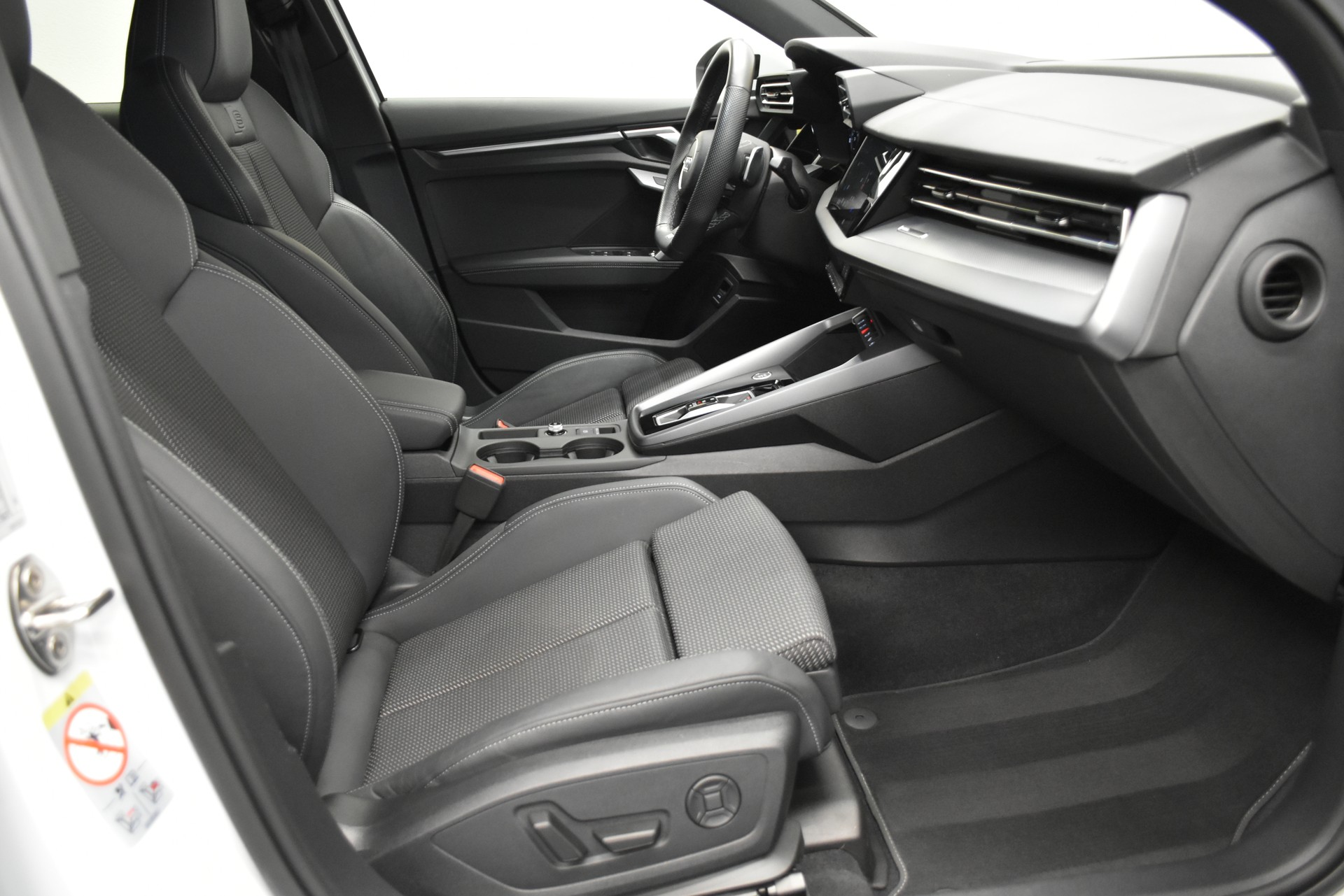 AUDI A3 allstreet 35 TFSI Attraction S-tronic-image-2