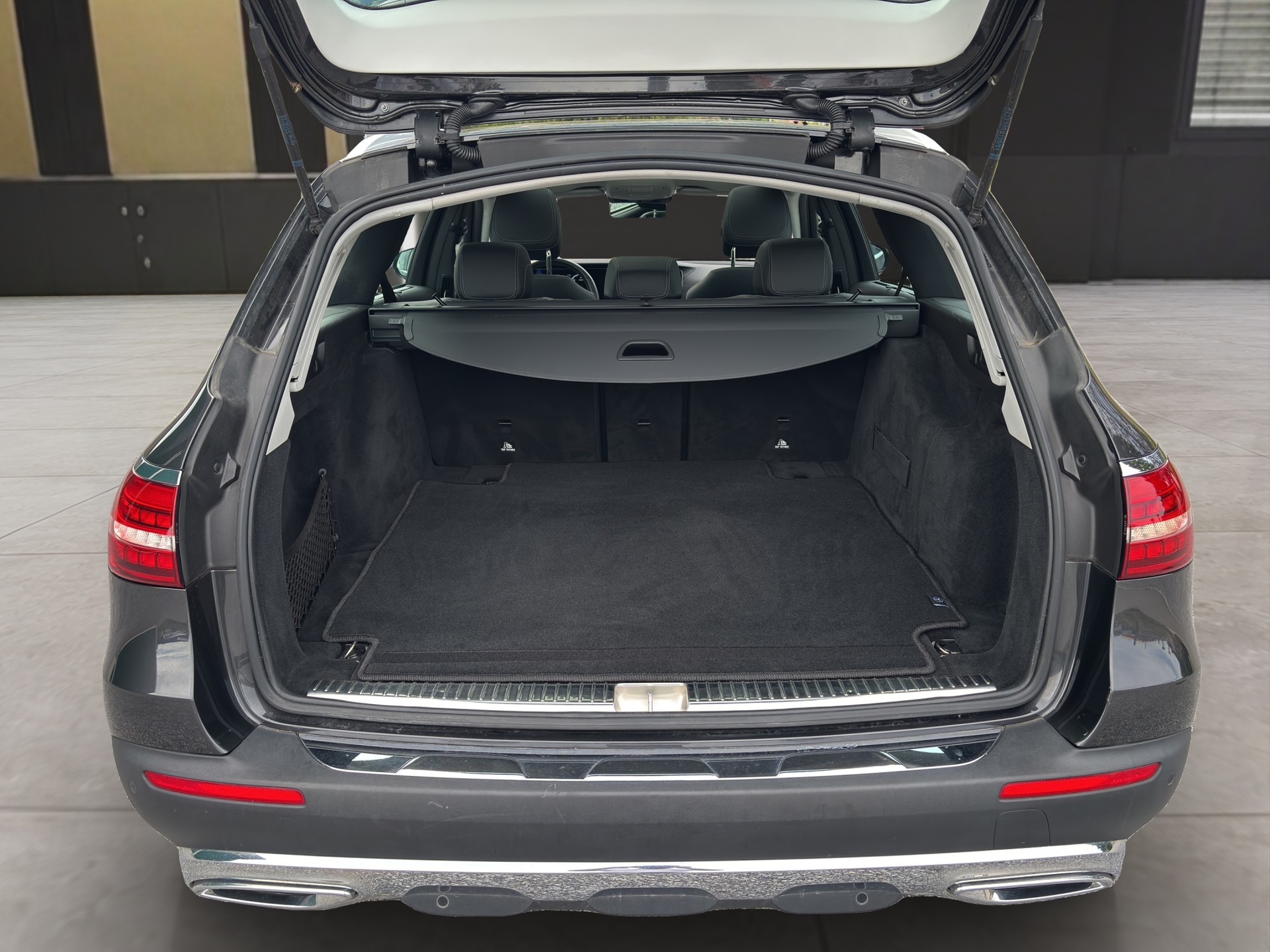 MERCEDES-BENZ E 220 d All-Terrain Avantgarde 4matic Kombi-image-14