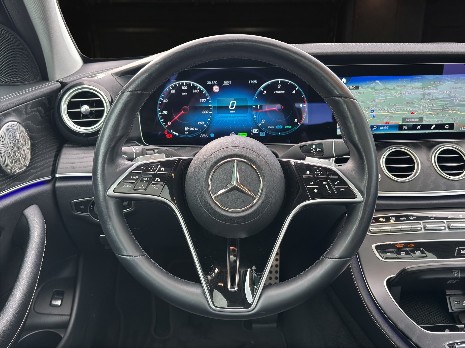 MERCEDES-BENZ E 220 d All-Terrain Avantgarde 4matic Kombi-image-11