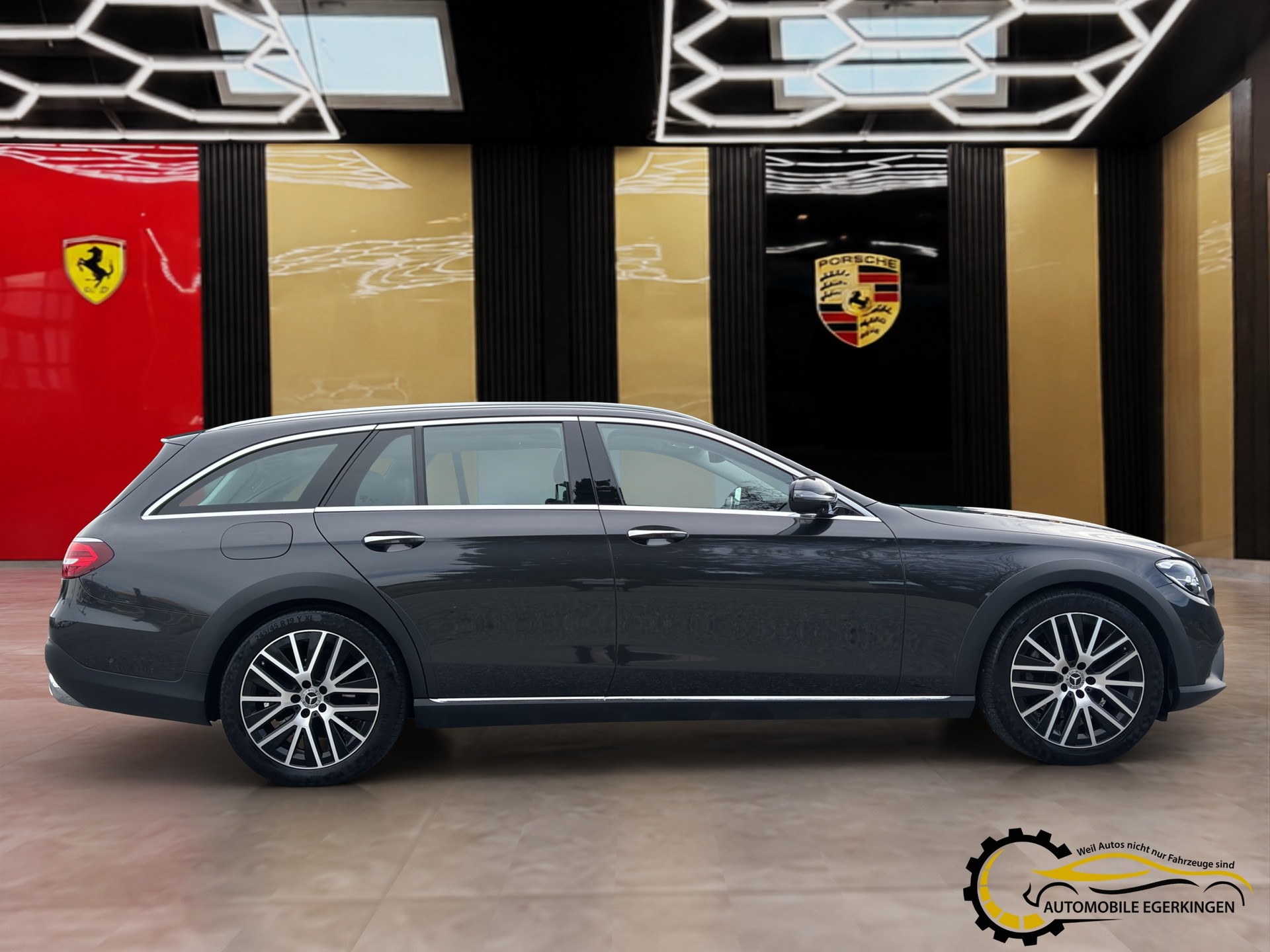 MERCEDES-BENZ E 220 d All-Terrain Avantgarde 4matic Kombi-showroom-element-3