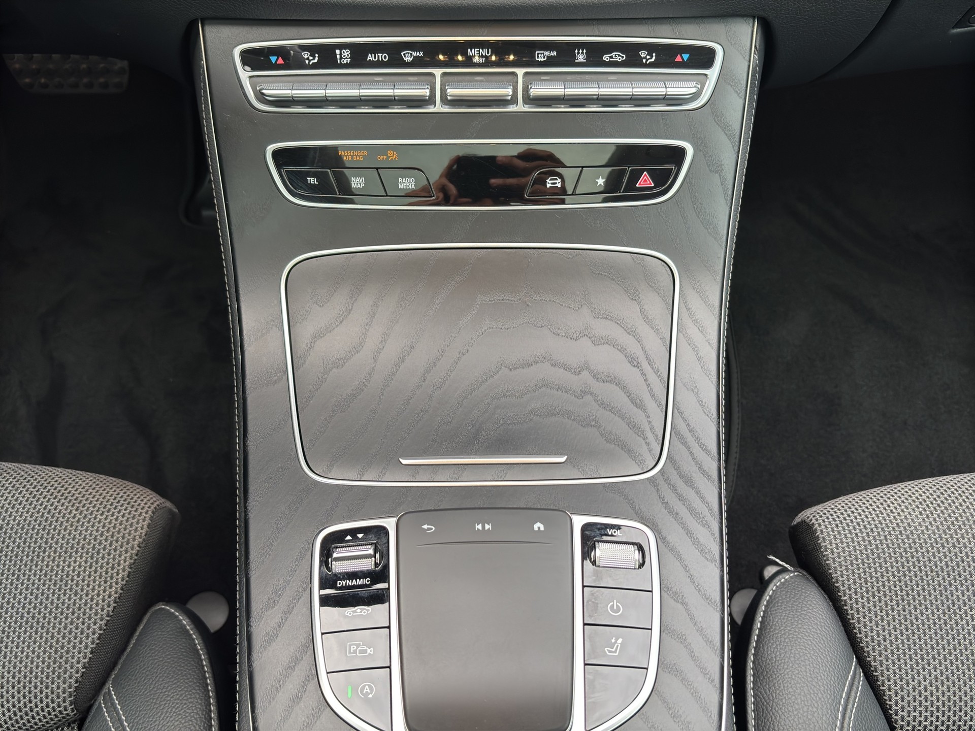 MERCEDES-BENZ E 220 d All-Terrain Avantgarde 4matic Kombi-image-16