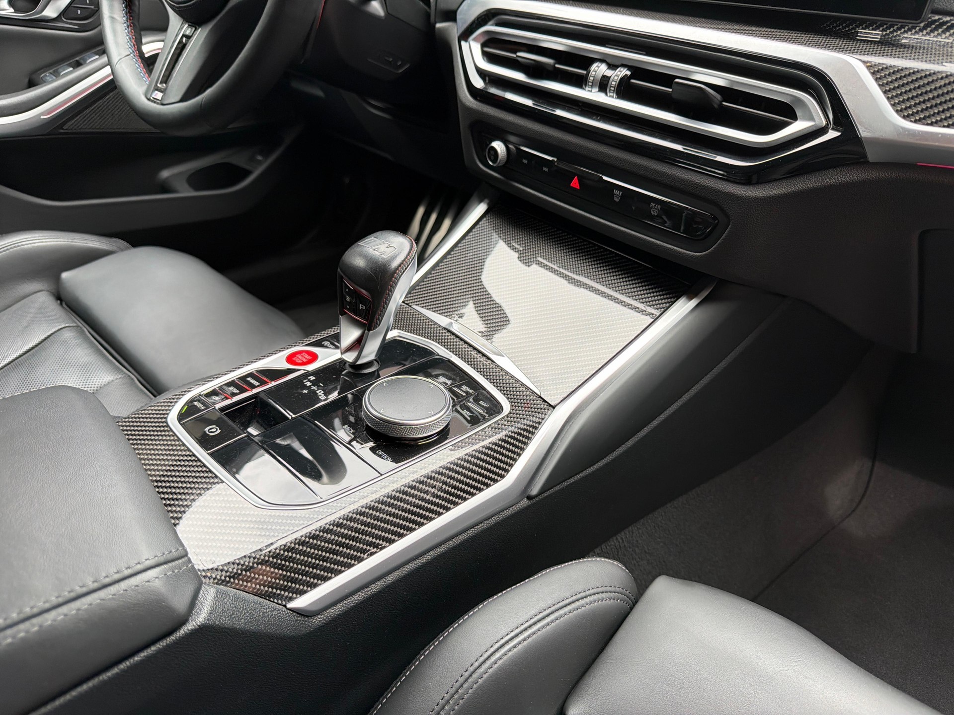 BMW M3 Competition xDrive Touring-image-16