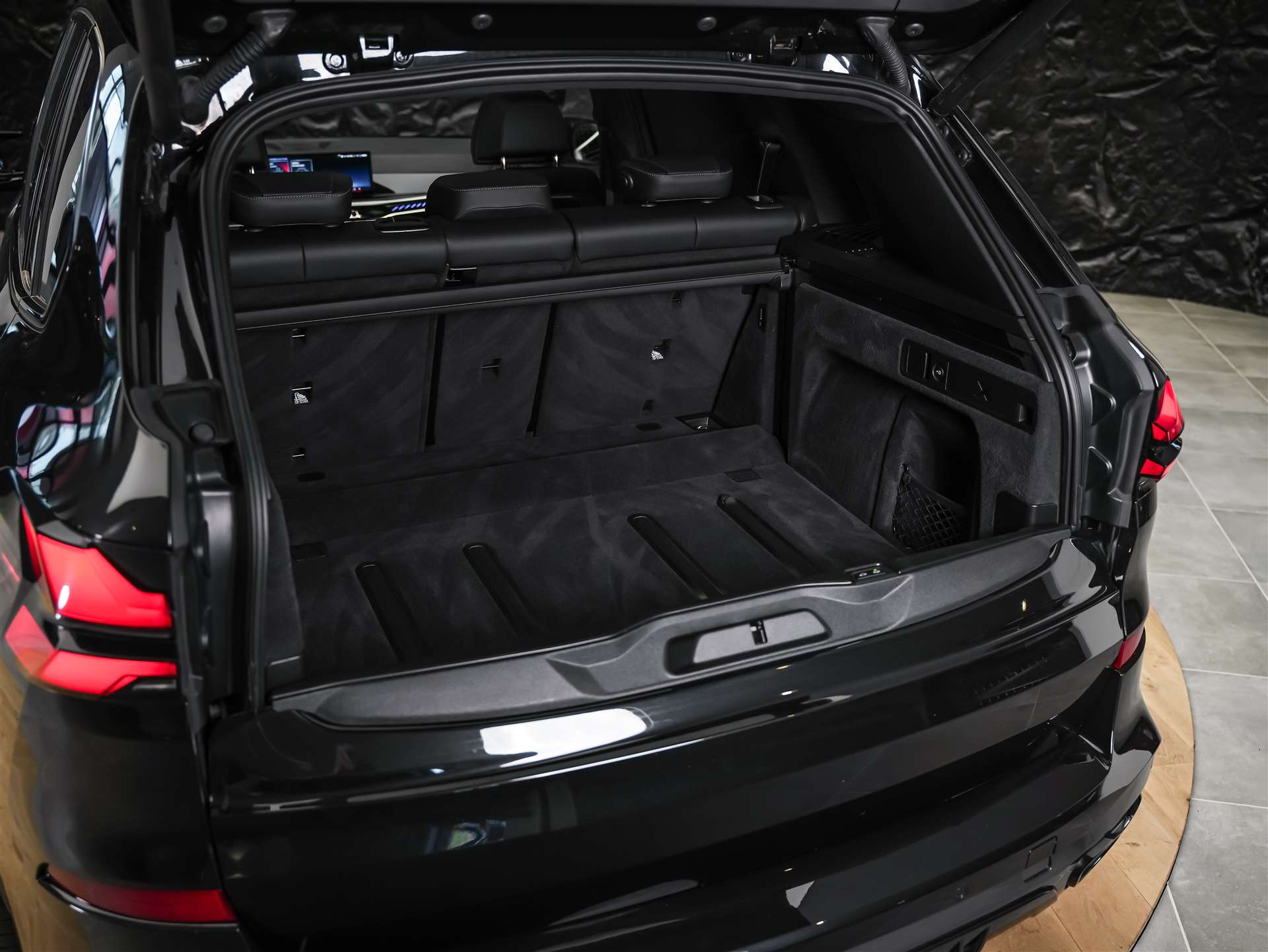 BMW X5 xDrive M60i M Sport Pro Steptronic *23" Felgen*Panorama Sky Lounge*Massage*Sitzlüftung*-image-48