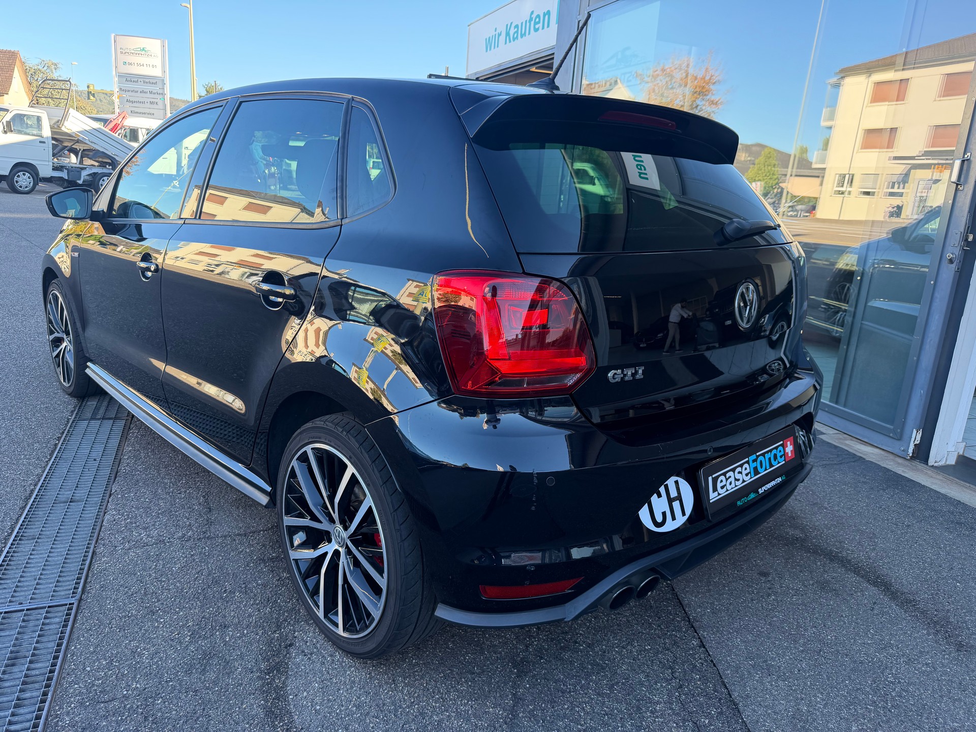 VW Polo 1.8 TSI GTI-showroom-element-2