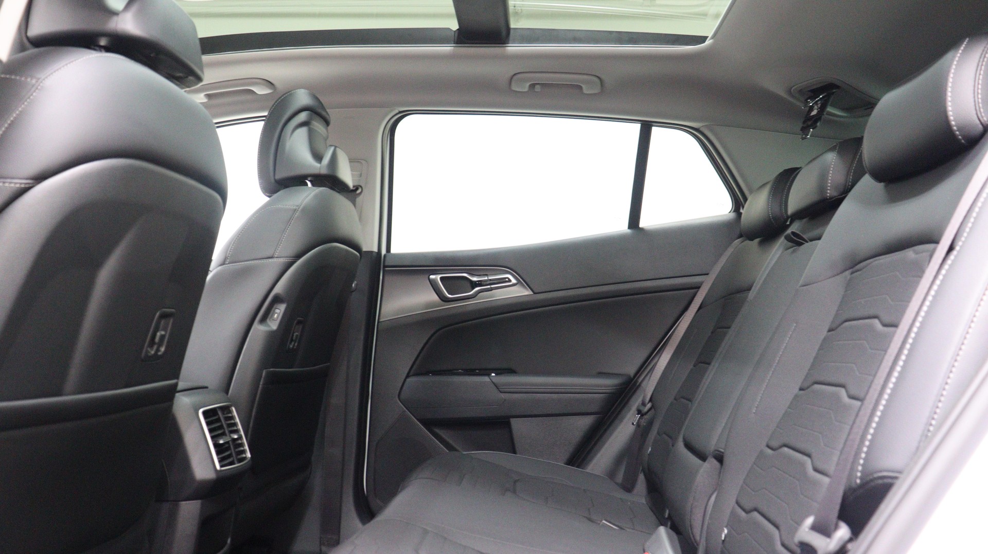 KIA Sportage 1.6 T-GDi PHEV Style-showroom-element-3