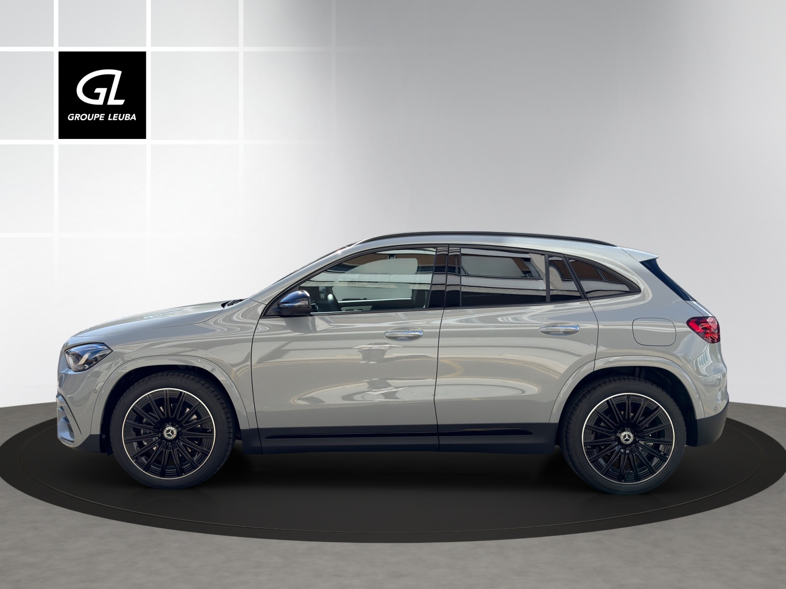 MERCEDES-BENZ GLA 200 Night Star 7G-DCT-showroom-element-2
