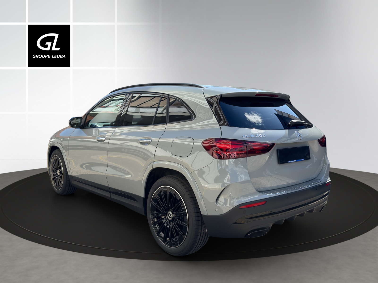 MERCEDES-BENZ GLA 200 Night Star 7G-DCT-showroom-element-3
