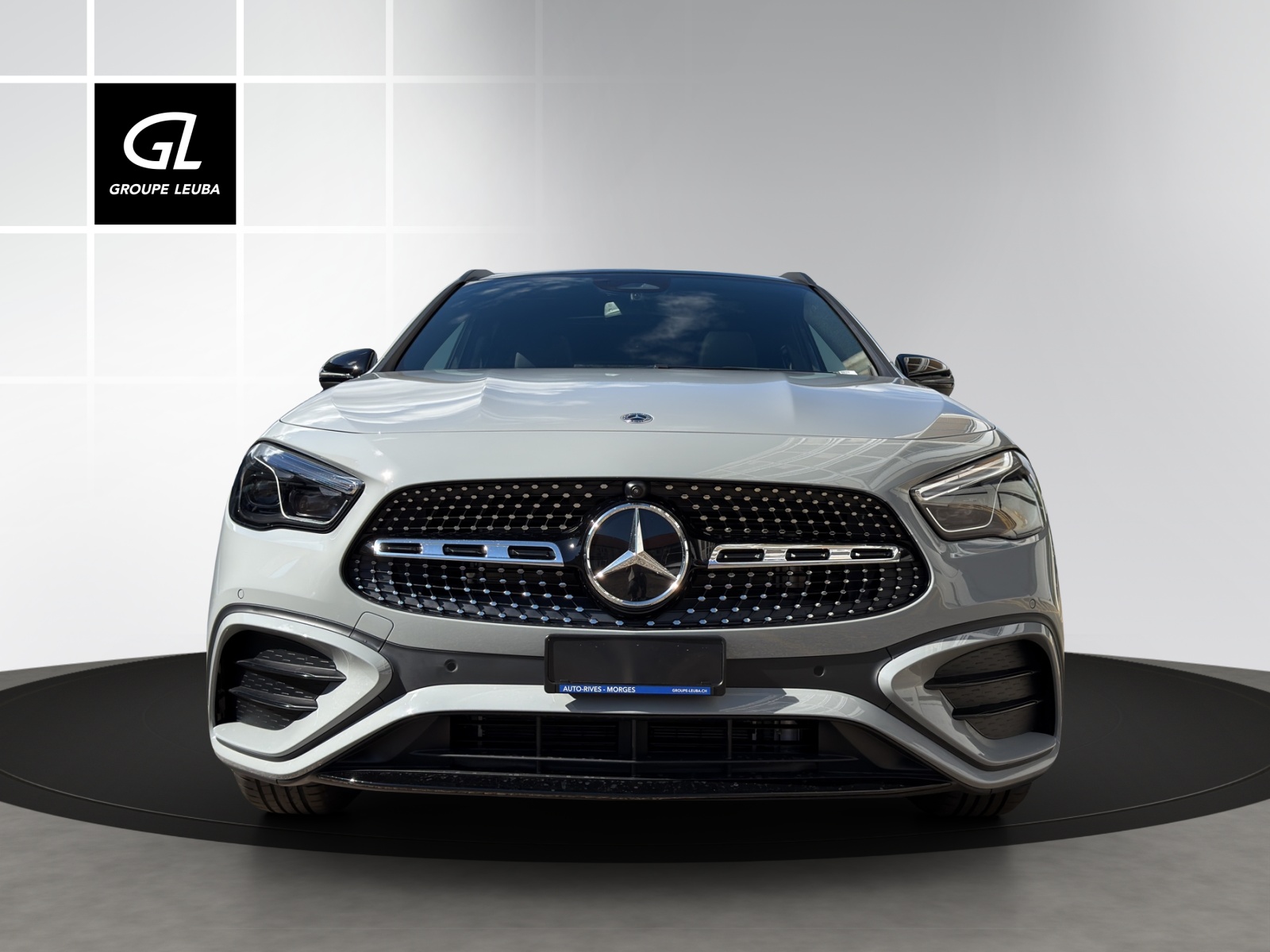MERCEDES-BENZ GLA 200 Night Star 7G-DCT-showroom-element-1