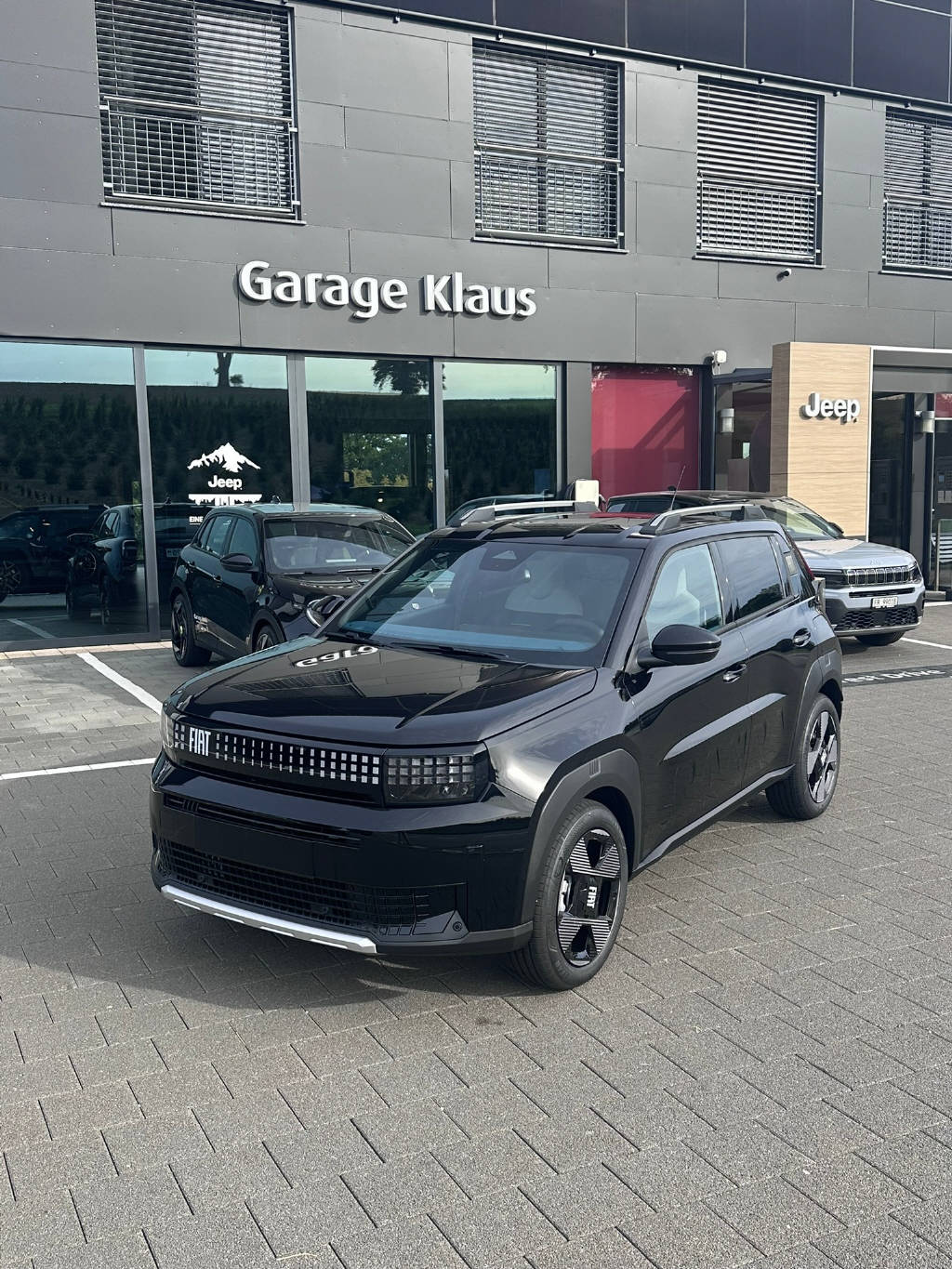 FIAT Grande Panda 1.2 Hybrid La Prima-showroom-element-1