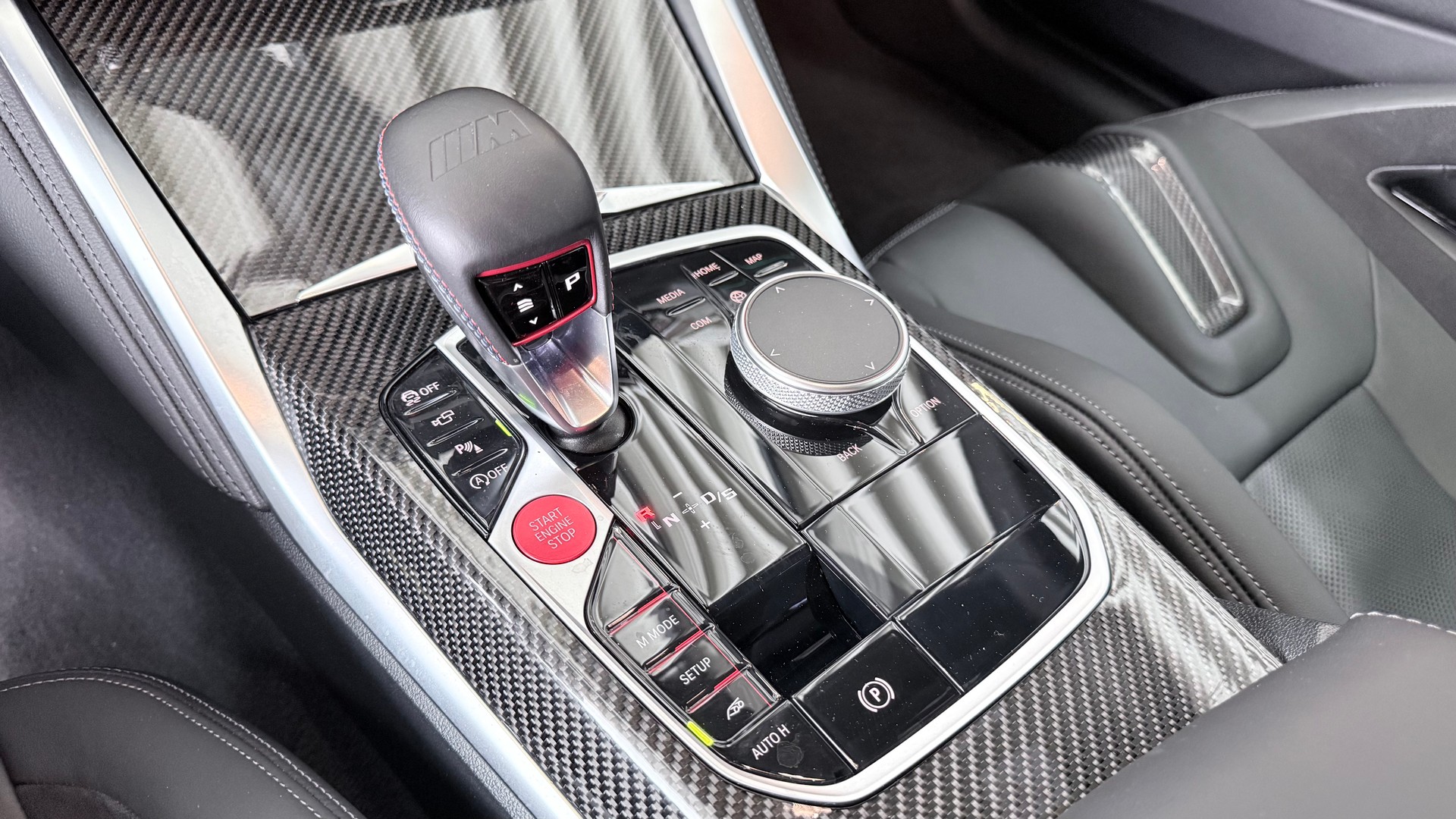 BMW M4 Competition xDrive Coupé-image-16