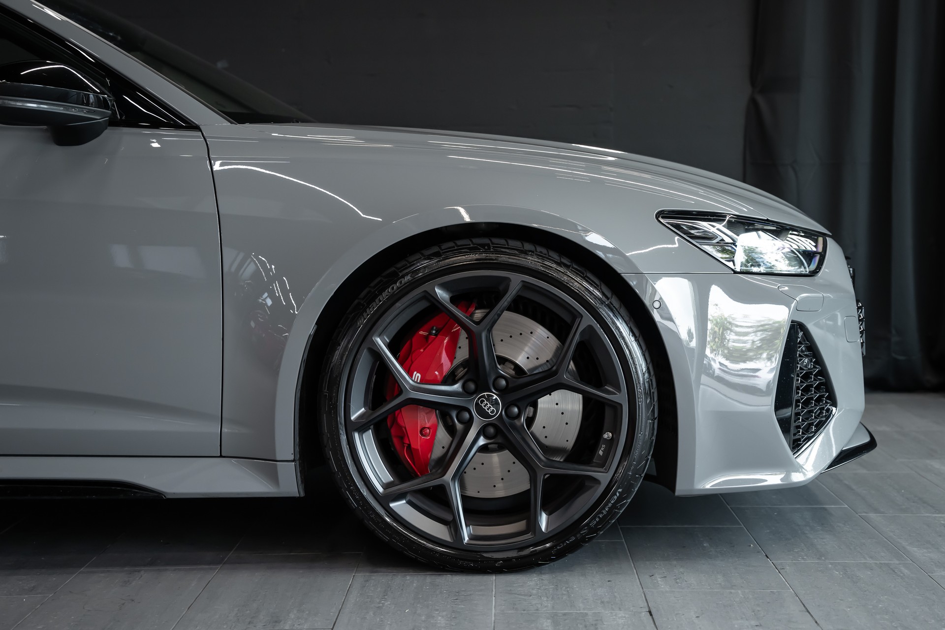 AUDI RS6 Avant 4.0 TFSI V8 Performance / CH Auto / Audi Werksgarantie / Gratis Service / Sitzkühlung / Bang & Olufsen uvm...-image-3