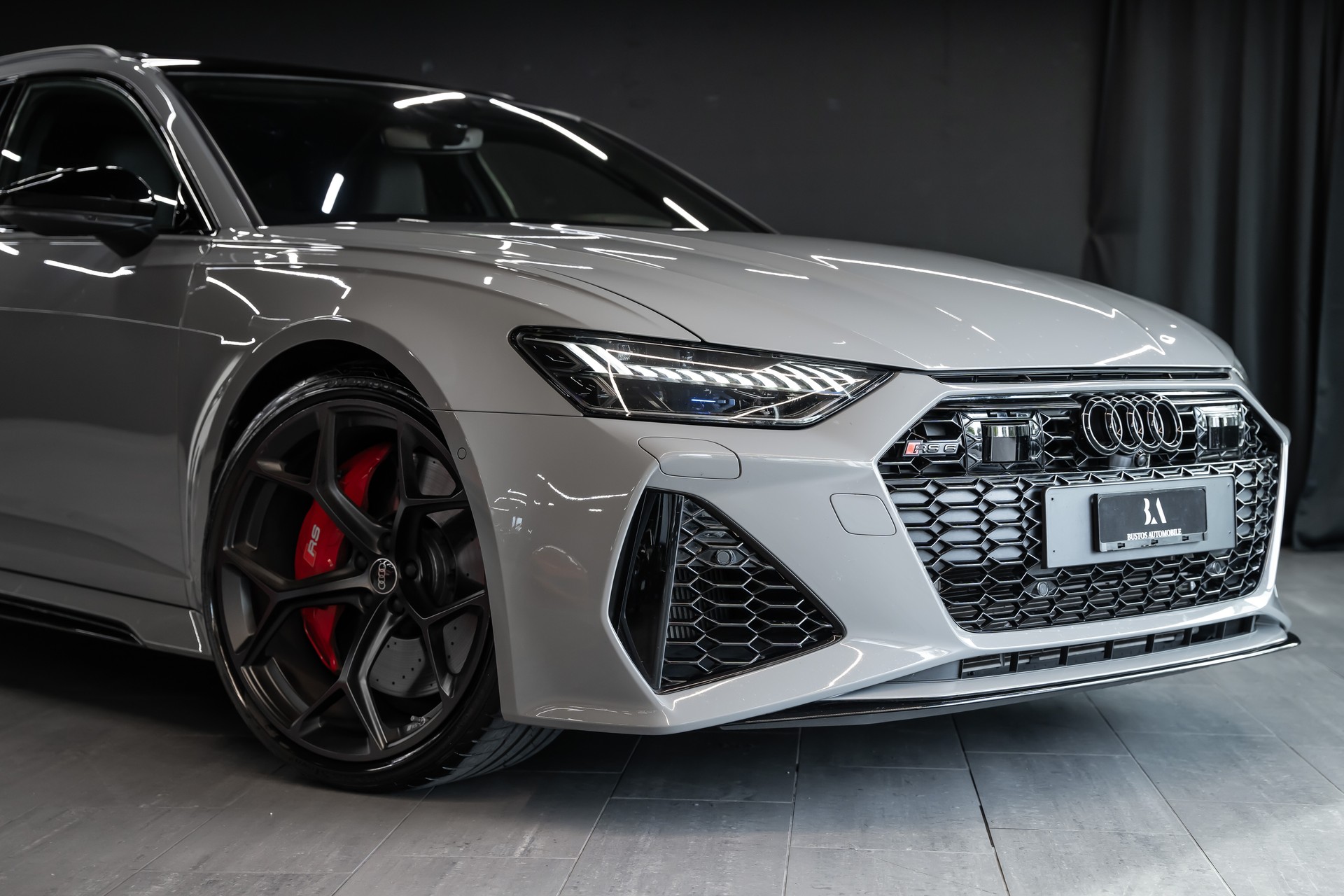 AUDI RS6 Avant 4.0 TFSI V8 Performance / CH Auto / Audi Werksgarantie / Gratis Service / Sitzkühlung / Bang & Olufsen uvm...-image-1