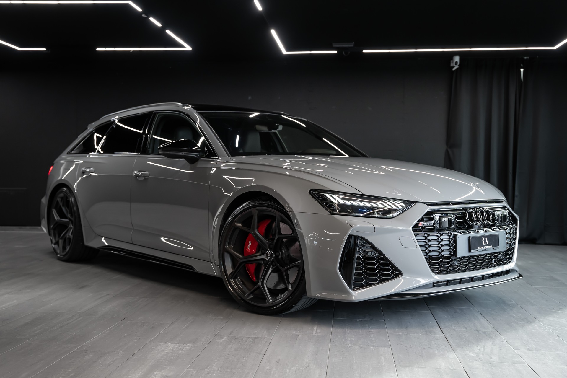 AUDI RS6 Avant 4.0 TFSI V8 Performance / CH Auto / Audi Werksgarantie / Gratis Service / Sitzkühlung / Bang & Olufsen uvm...