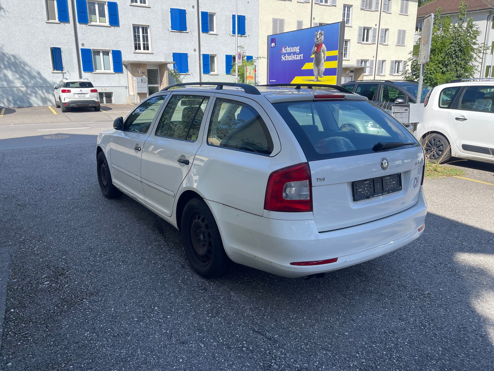 SKODA Octavia Combi 1.4 TSI Entry-image-4