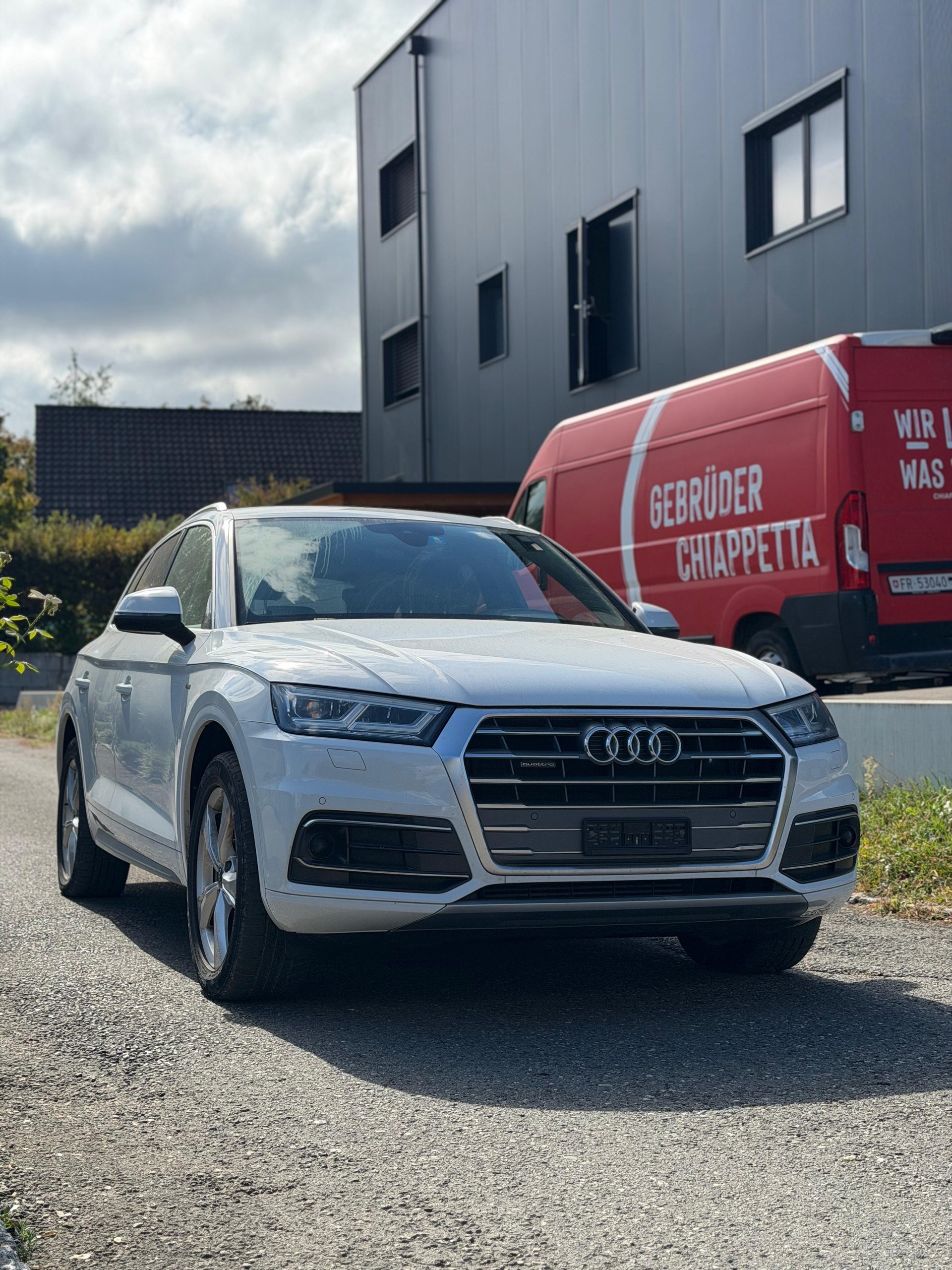 AUDI Q5 2.0 TFSI sport quattro S-tronic-showroom-element-1