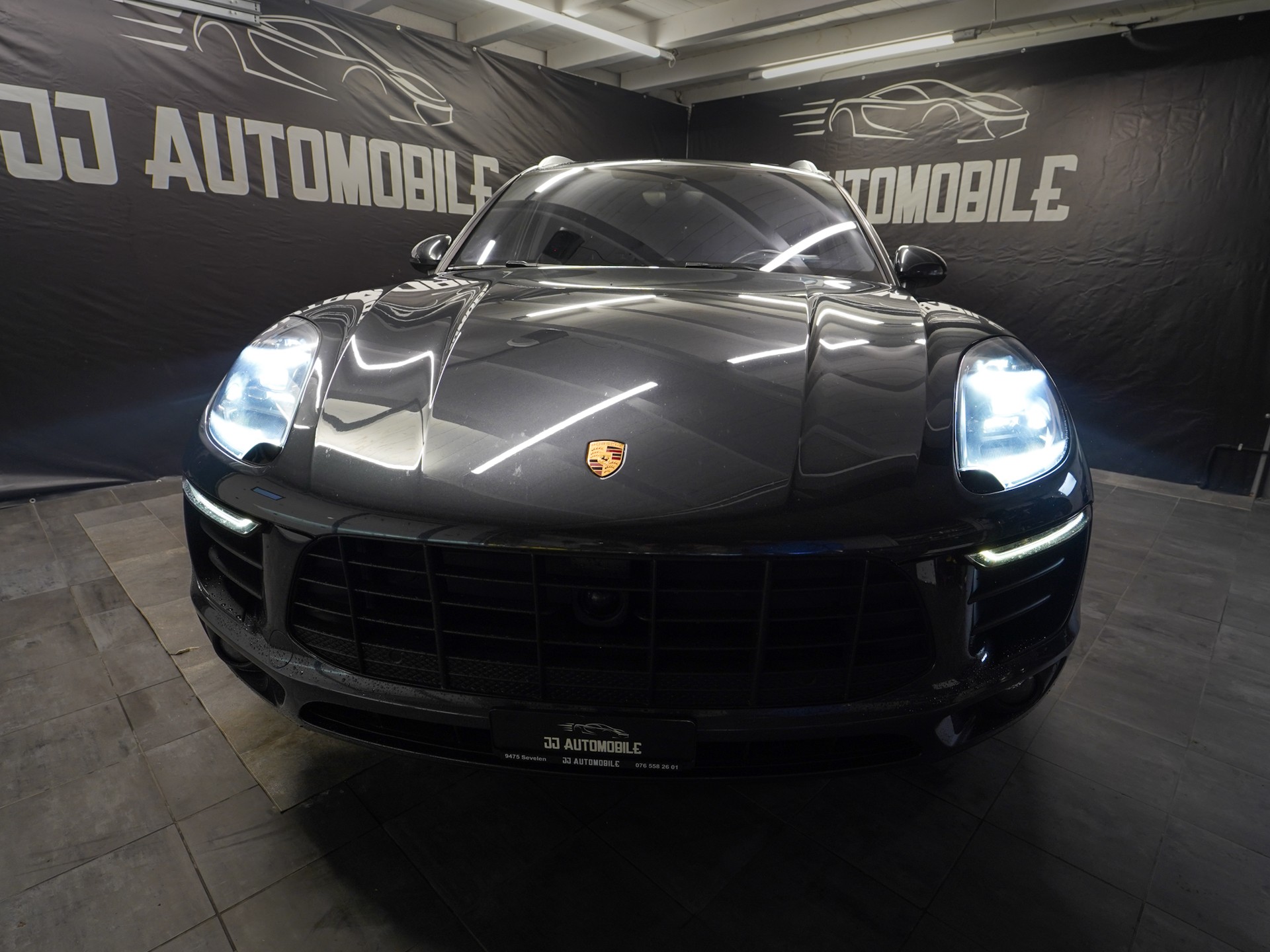 PORSCHE Macan S PDK-showroom-element-1